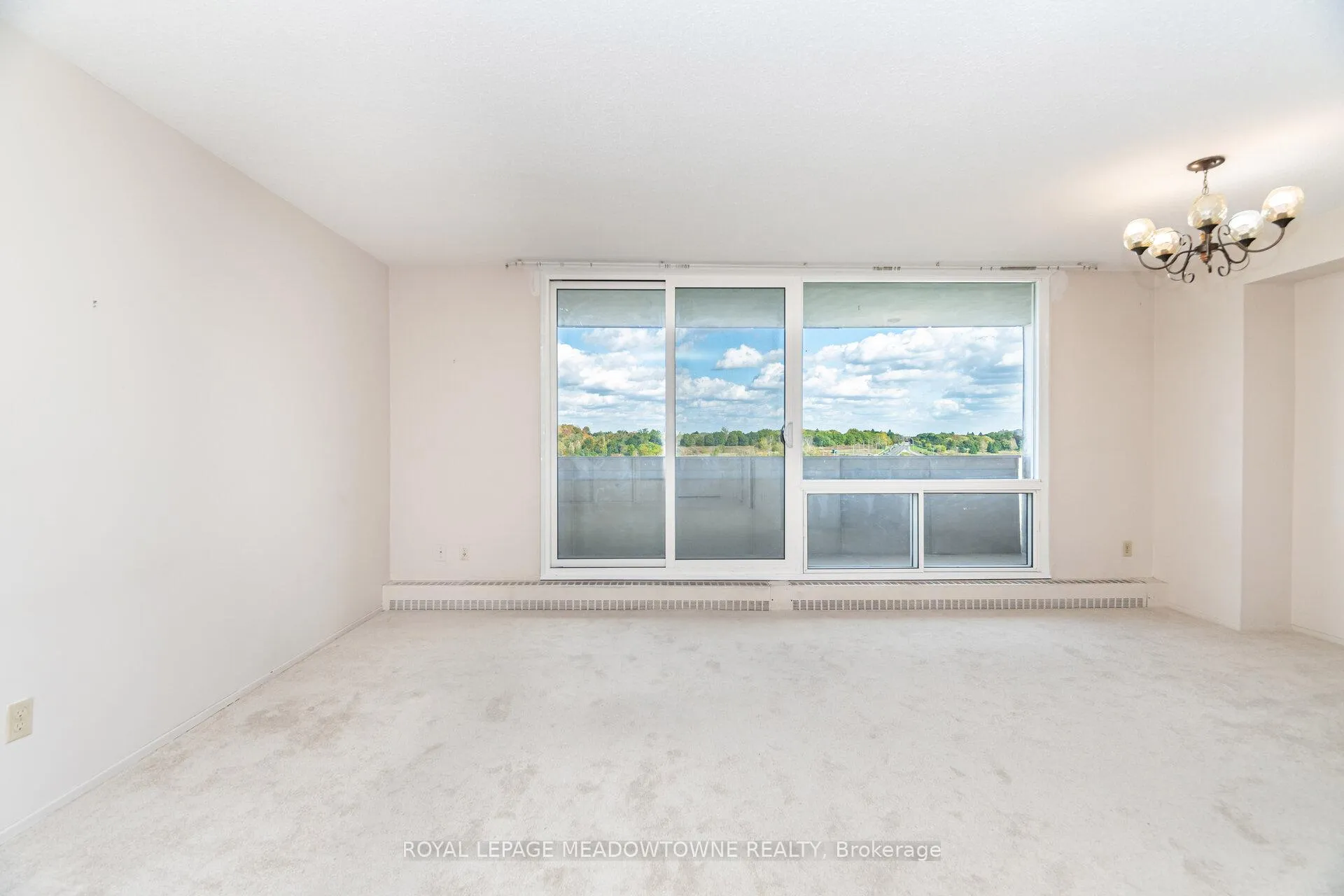 Photo 10 of Unit 804, 225 Harvard Place, Waterloo — HOMEH
