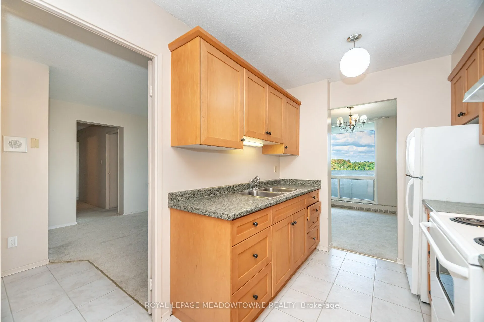 Photo 17 of Unit 804, 225 Harvard Place, Waterloo — HOMEH