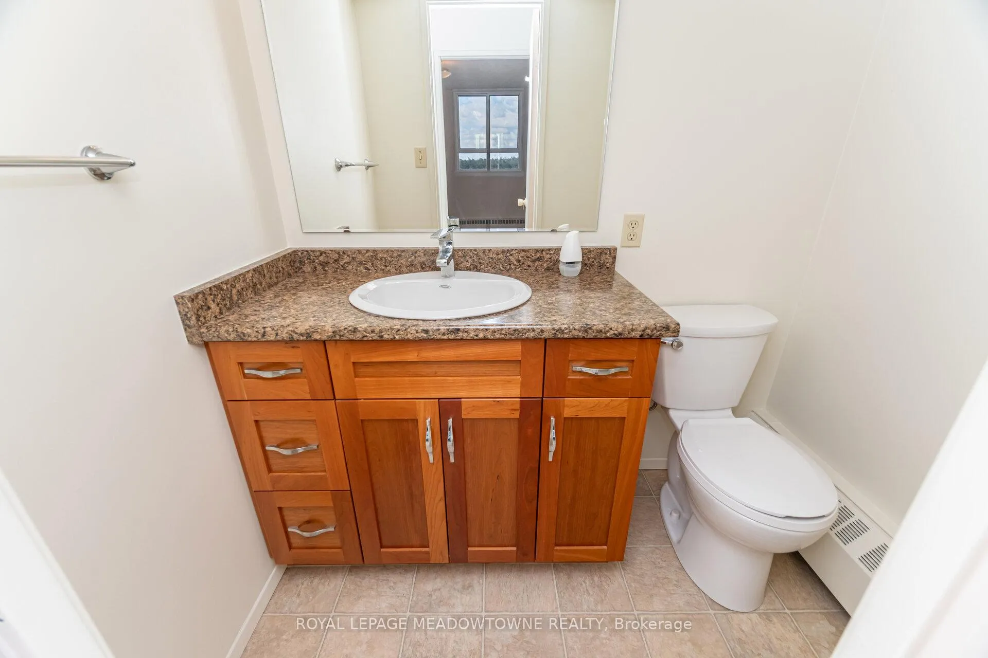 Photo 24 of Unit 804, 225 Harvard Place, Waterloo — HOMEH