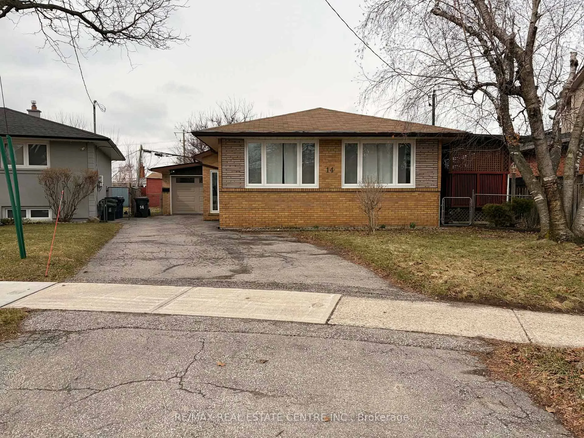 Photo 1 of 14 Cora Crescent, Scarborough, Bendale — HOMEH