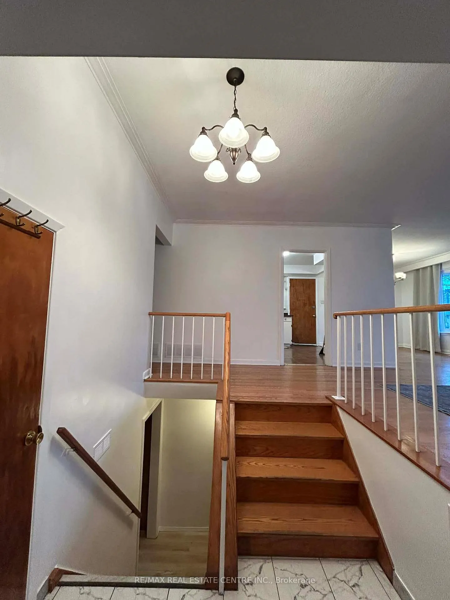 Photo 5 of 14 Cora Crescent, Scarborough, Bendale — HOMEH