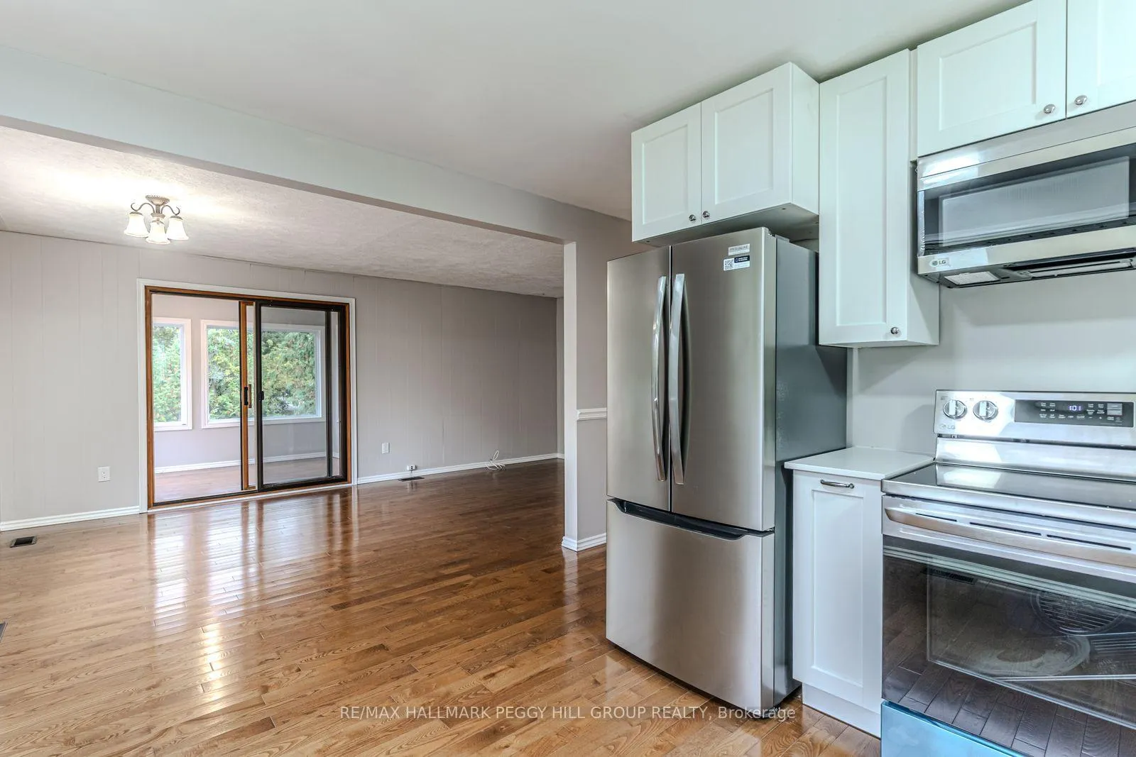 Photo 6 of 537 Huronia Road, Barrie, 400 East — HOMEH
