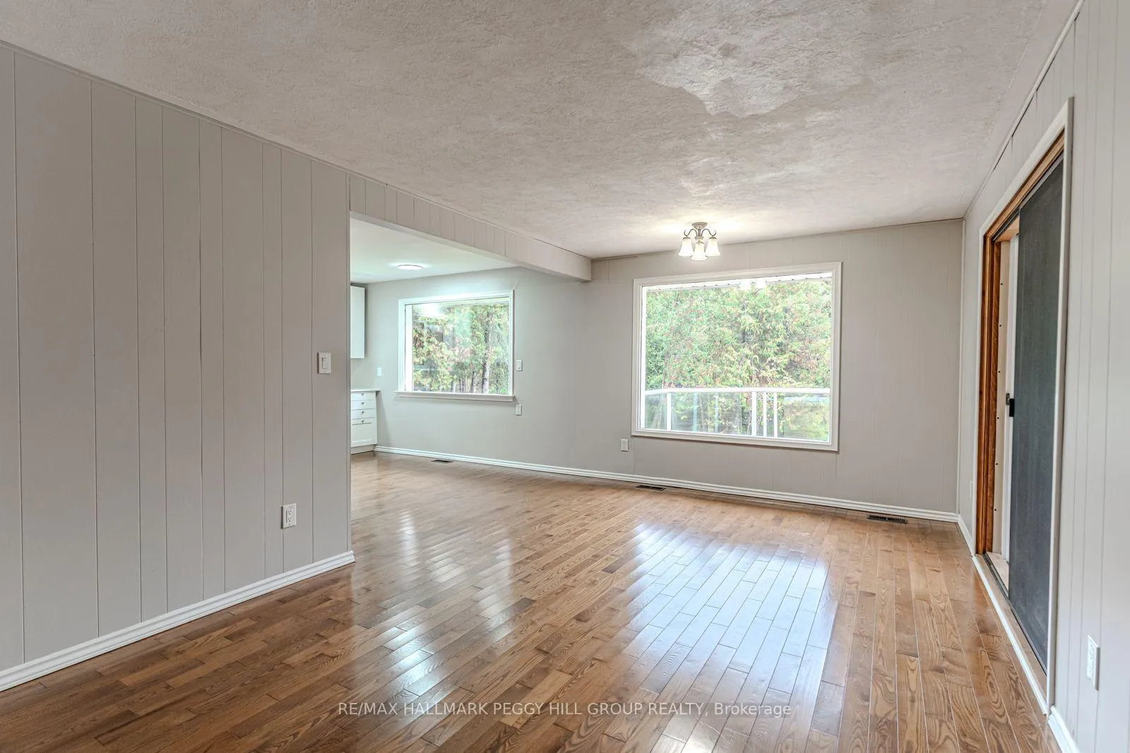 Photo 8 of 537 Huronia Road, Barrie, 400 East — HOMEH