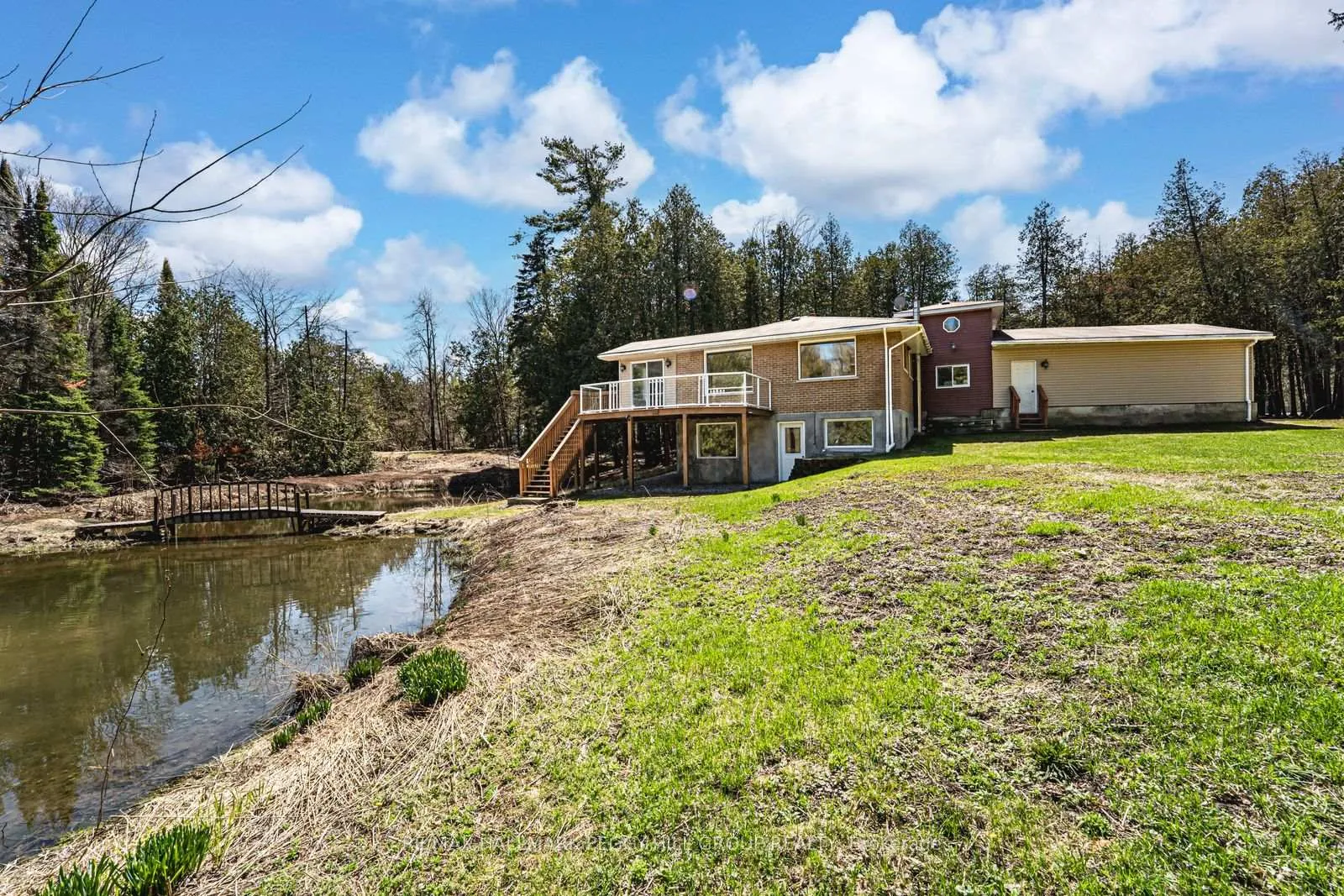 Photo 21 of 537 Huronia Road, Barrie, 400 East — HOMEH