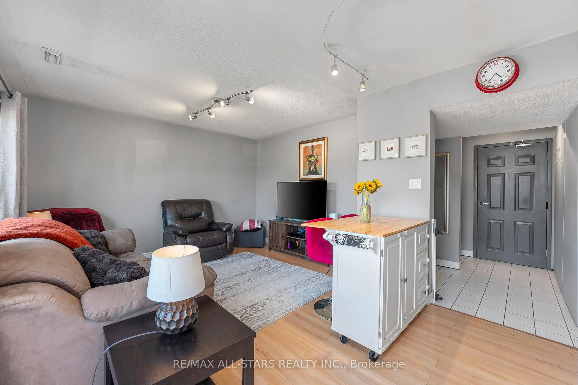 Photo 4 of Unit 36, 1 Testa Road, Uxbridge — HOMEH