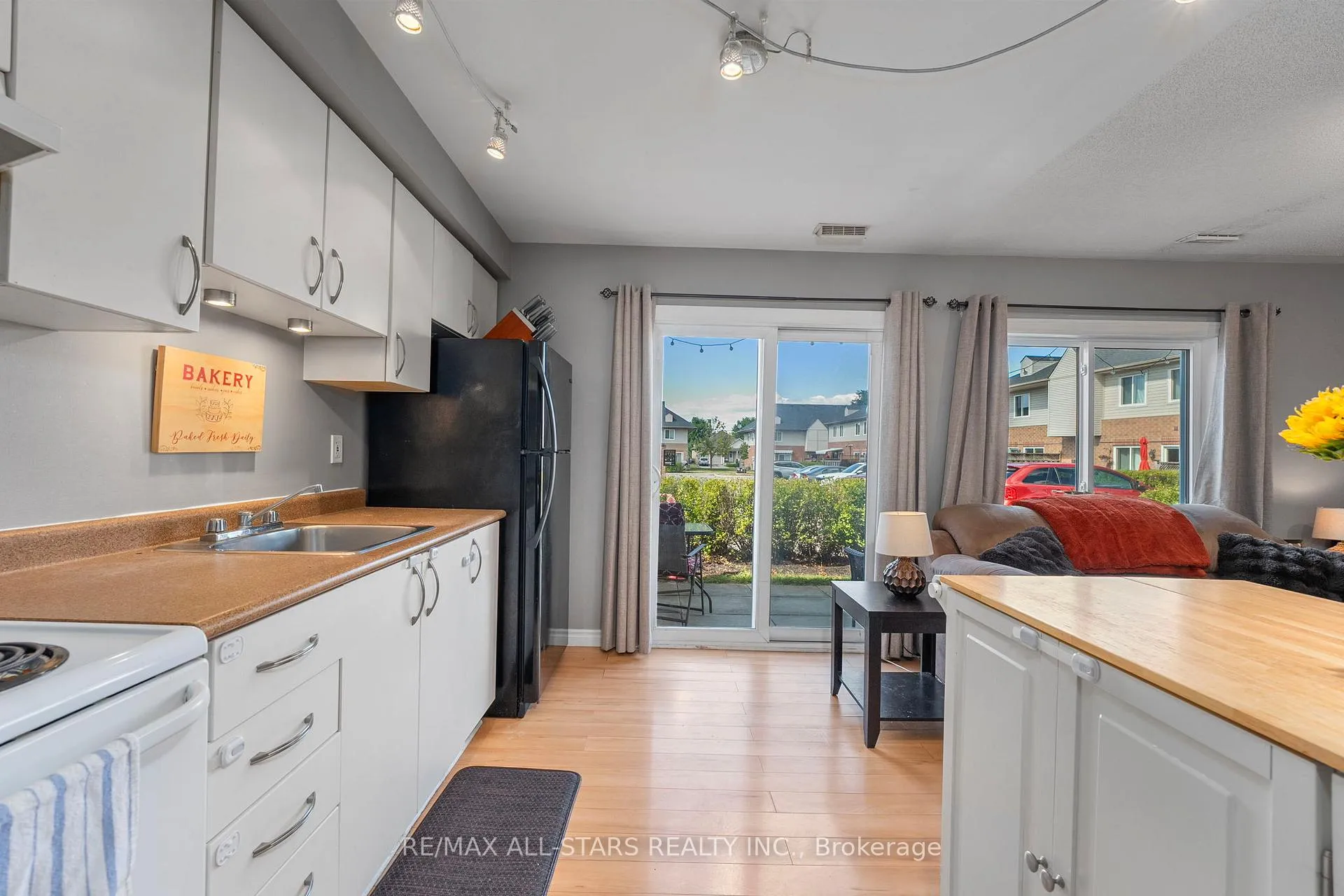 Photo 5 of Unit 36, 1 Testa Road, Uxbridge — HOMEH