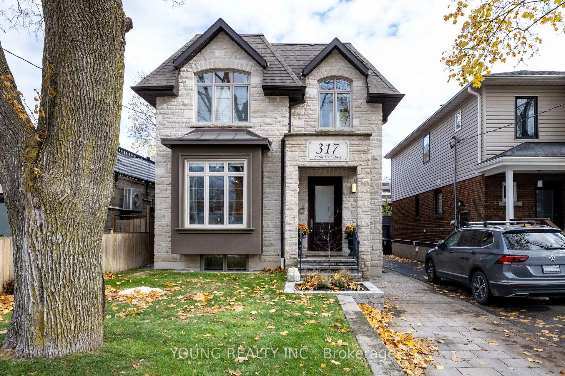 Photo 1 of 317 Sutherland Drive, Toronto, Leaside — HOMEH