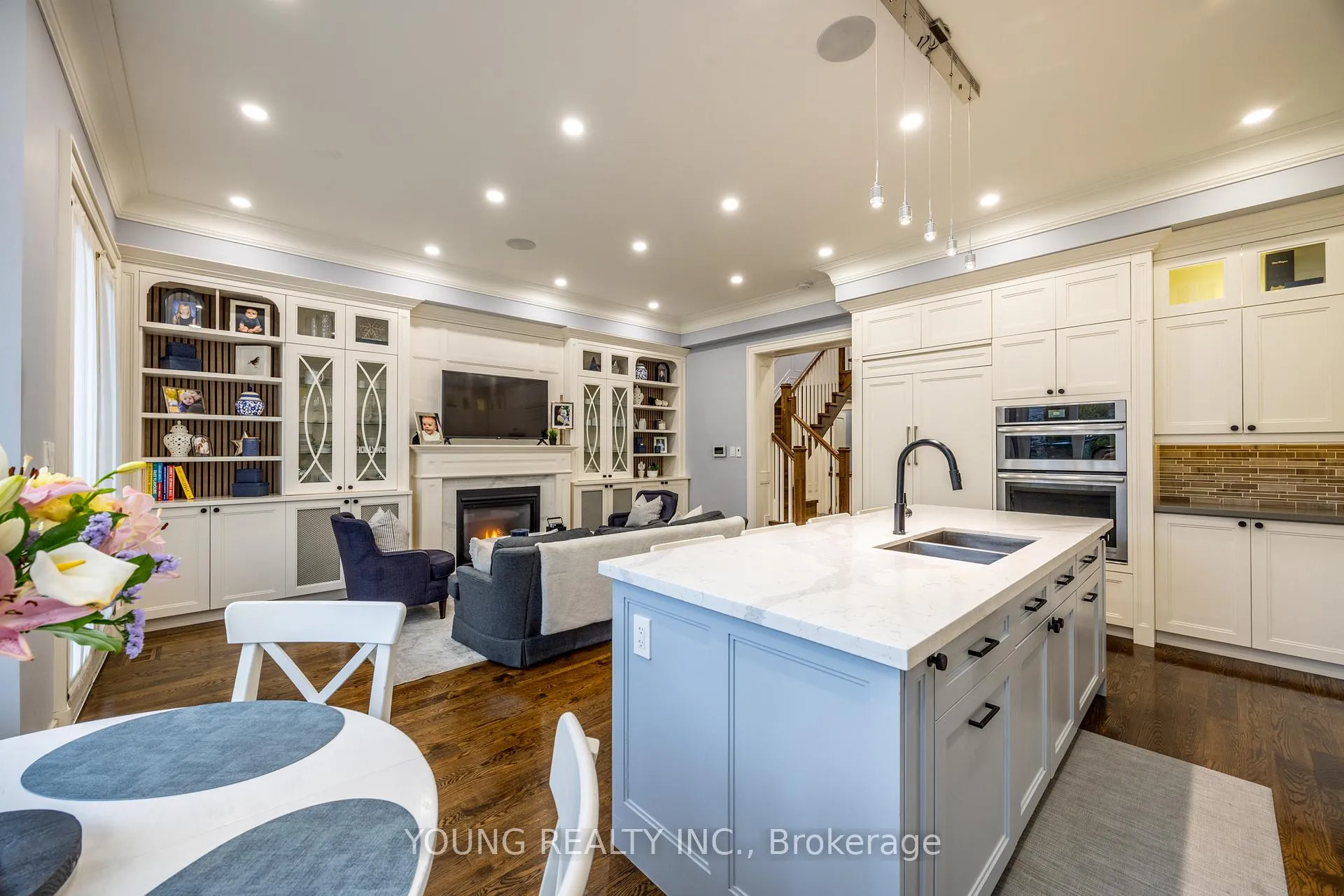 Photo 7 of 317 Sutherland Drive, Toronto, Leaside — HOMEH