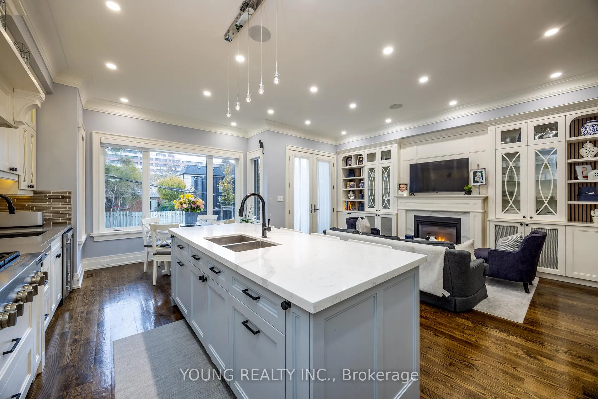 Photo 8 of 317 Sutherland Drive, Toronto, Leaside — HOMEH