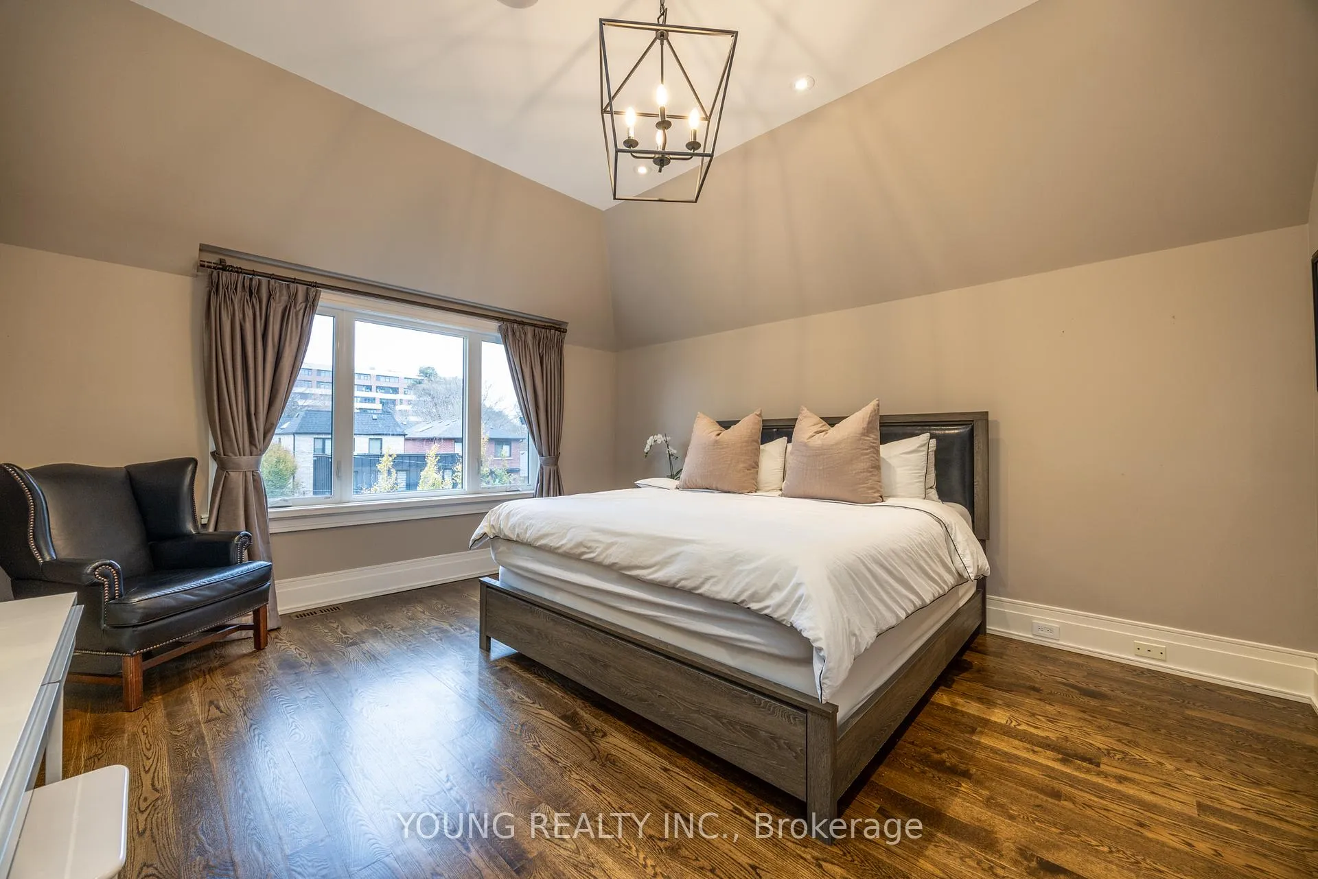 Photo 11 of 317 Sutherland Drive, Toronto, Leaside — HOMEH