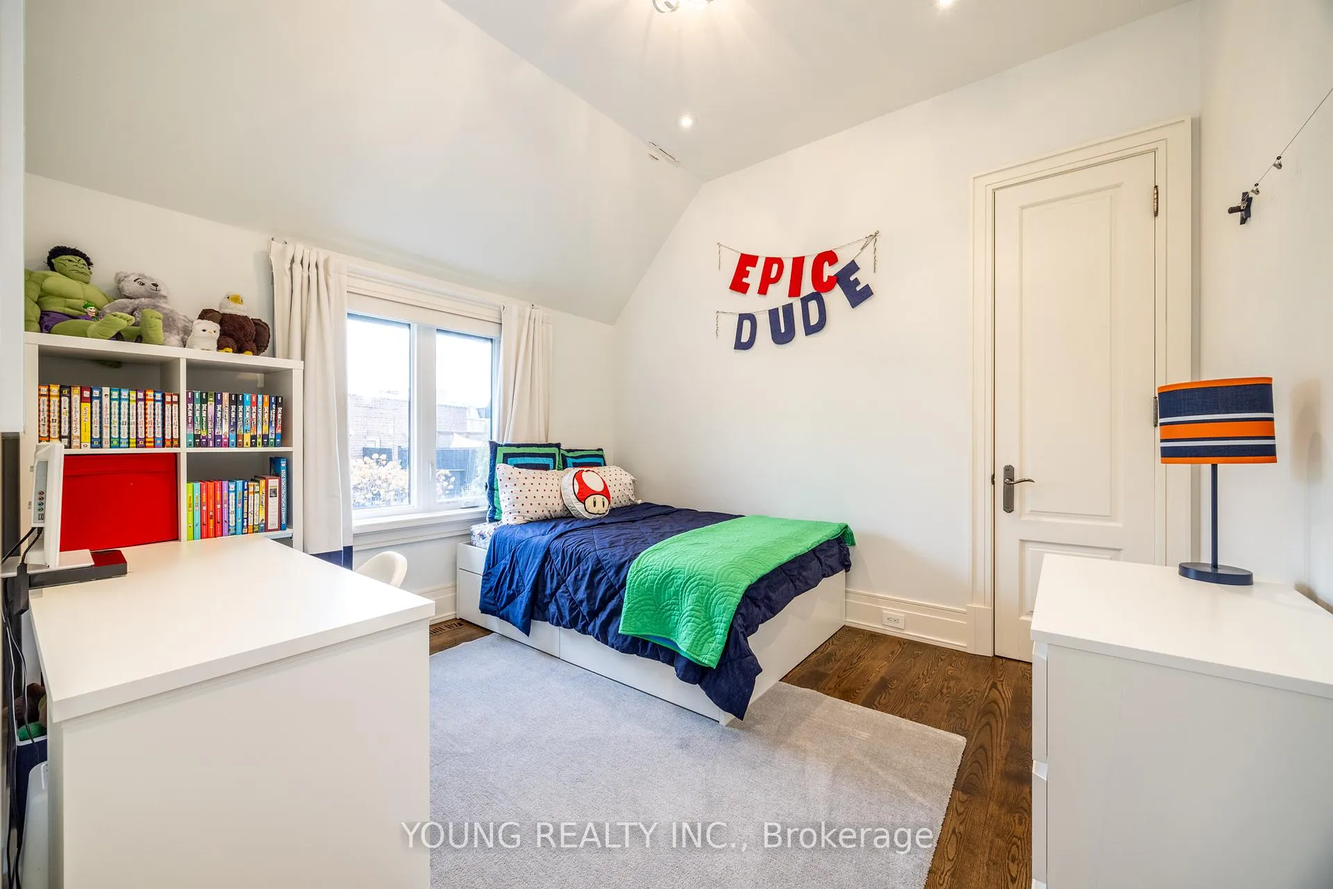 Photo 13 of 317 Sutherland Drive, Toronto, Leaside — HOMEH