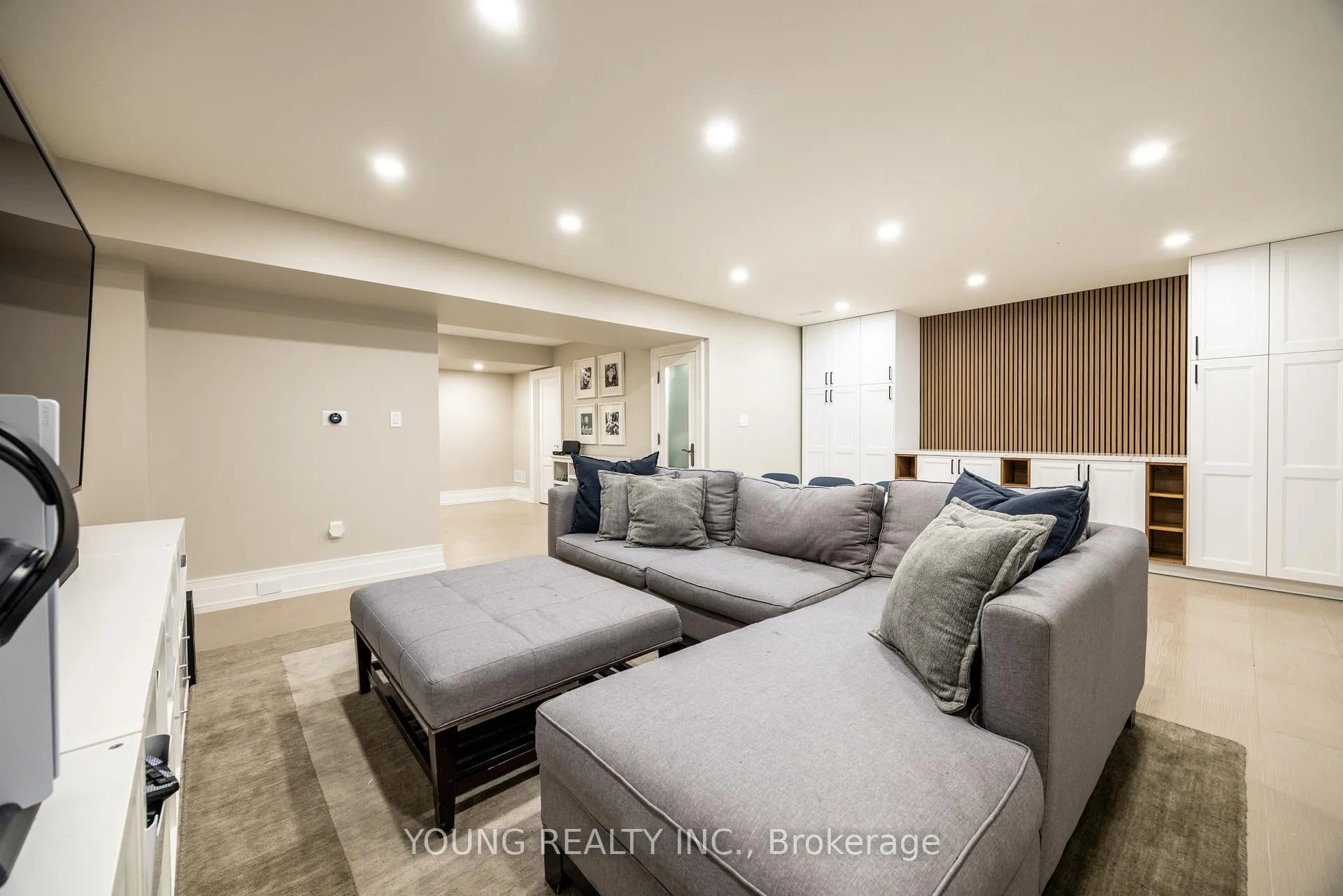 Photo 16 of 317 Sutherland Drive, Toronto, Leaside — HOMEH