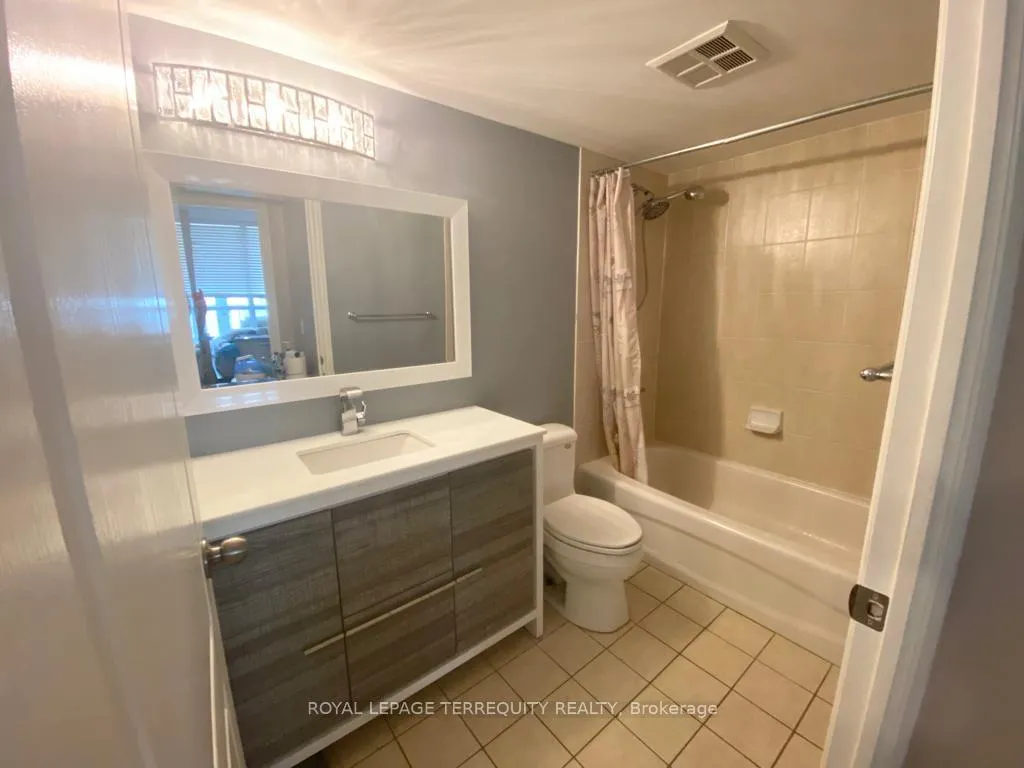 Photo 4 of Unit 610, 60 Disera Drive, Vaughan, Beverley Glen — HOMEH
