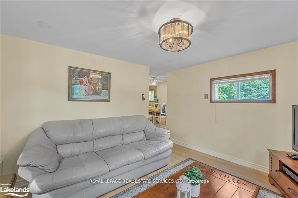 Photo 5 of 34 Nancy Street, Wasaga Beach — HOMEH
