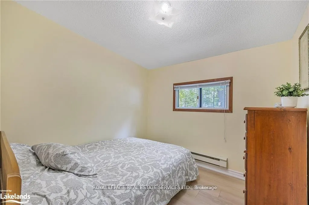 Photo 6 of 34 Nancy Street, Wasaga Beach — HOMEH