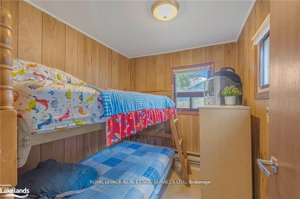 Photo 7 of 34 Nancy Street, Wasaga Beach — HOMEH