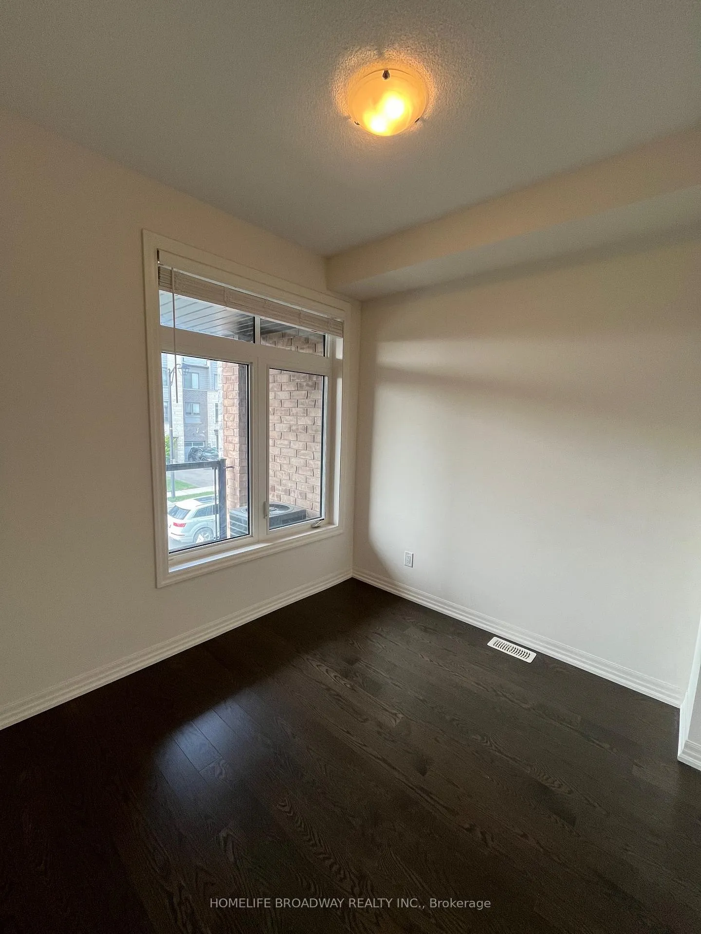 Photo 4 of 53 Vantage Loop, Newmarket, Woodland Hill — HOMEH