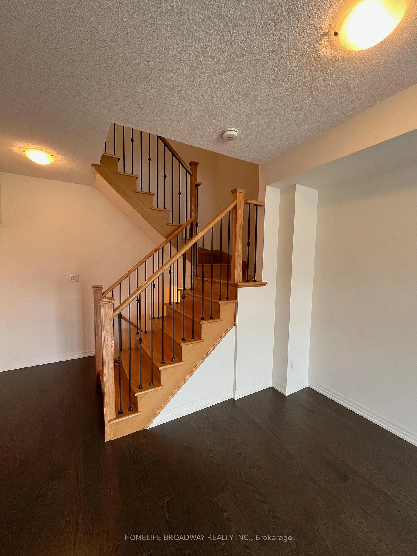 Photo 8 of 53 Vantage Loop, Newmarket, Woodland Hill — HOMEH