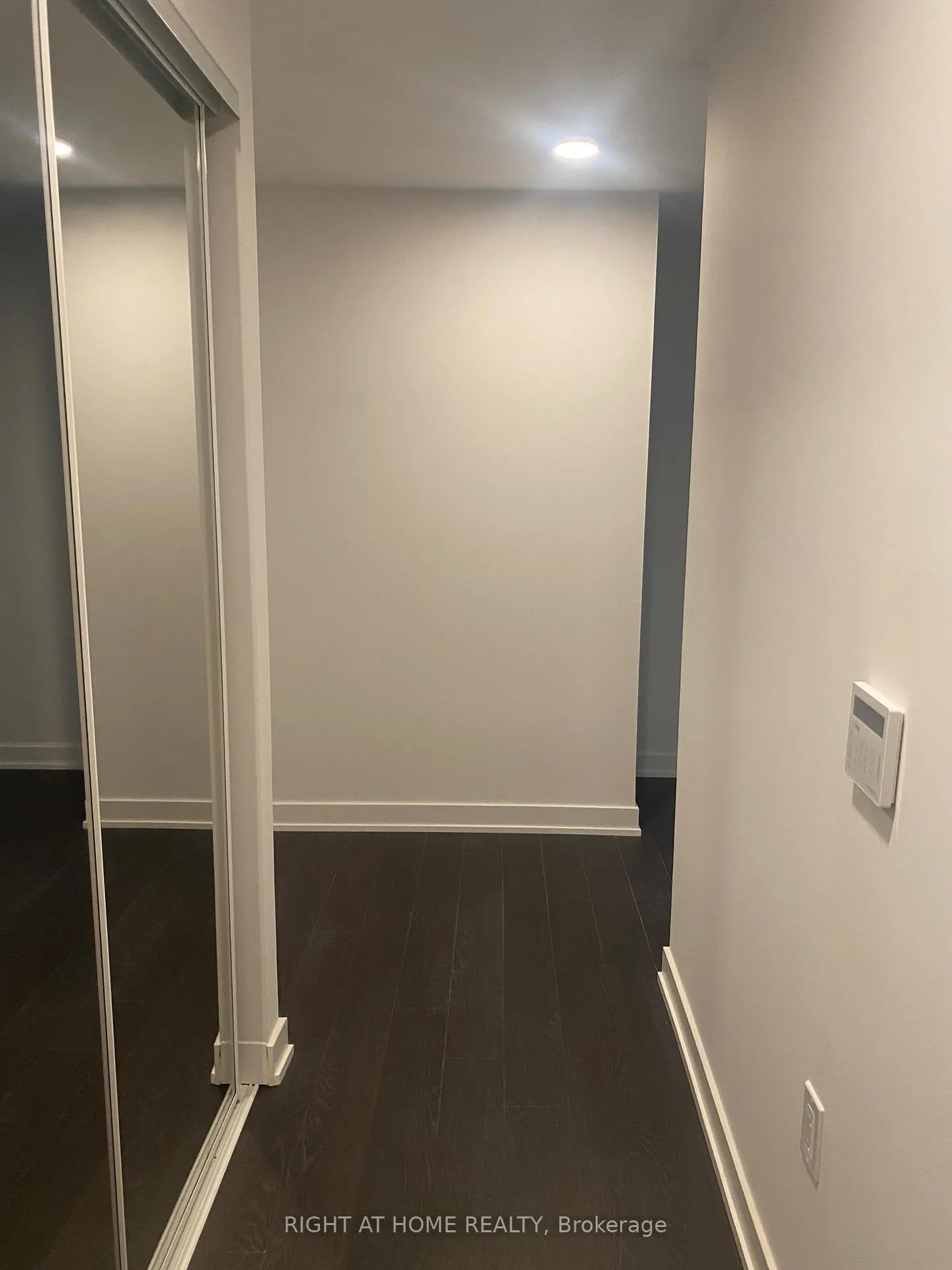 Photo 4 of Unit 3406, 238 Simcoe Street, Toronto, Kensington-Chinatown — HOMEH