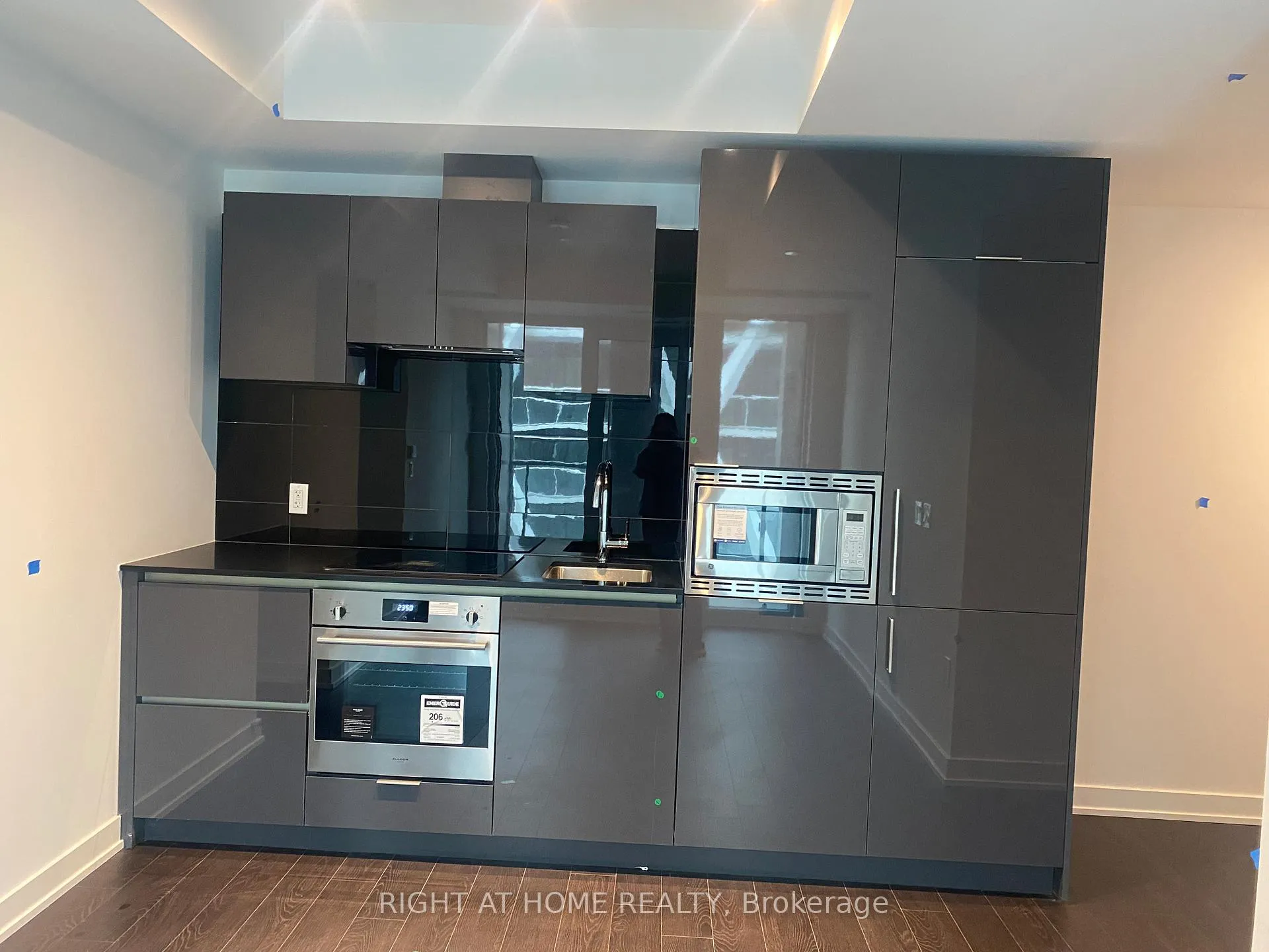 Photo 7 of Unit 3406, 238 Simcoe Street, Toronto, Kensington-Chinatown — HOMEH