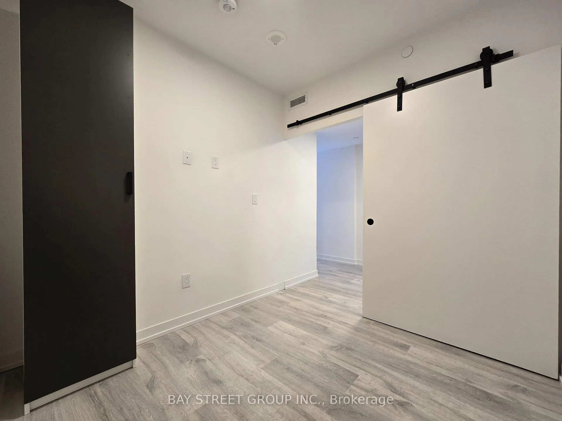 Photo 4 of Unit 1304, 2 Augusta Avenue, Toronto, Waterfront Communities — HOMEH