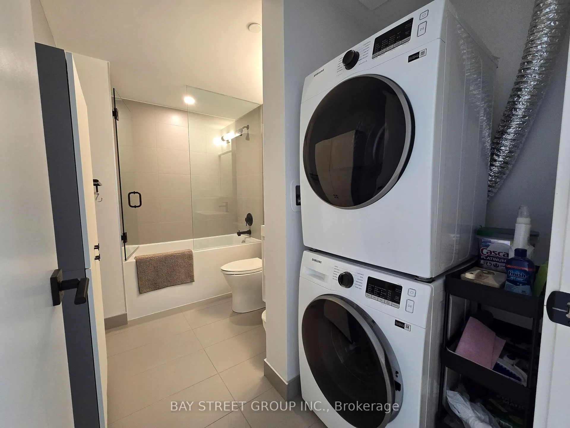 Photo 6 of Unit 1304, 2 Augusta Avenue, Toronto, Waterfront Communities — HOMEH