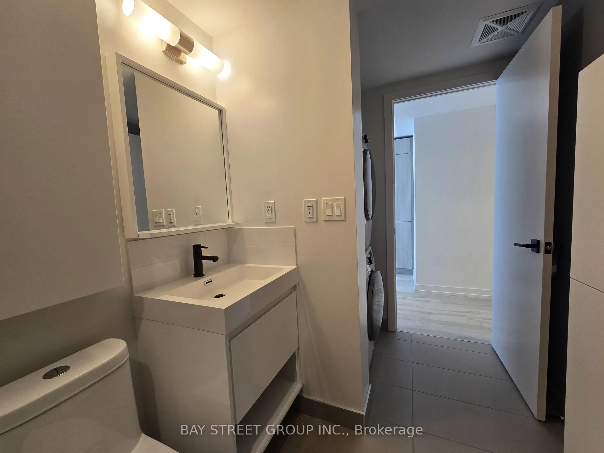 Photo 7 of Unit 1304, 2 Augusta Avenue, Toronto, Waterfront Communities — HOMEH