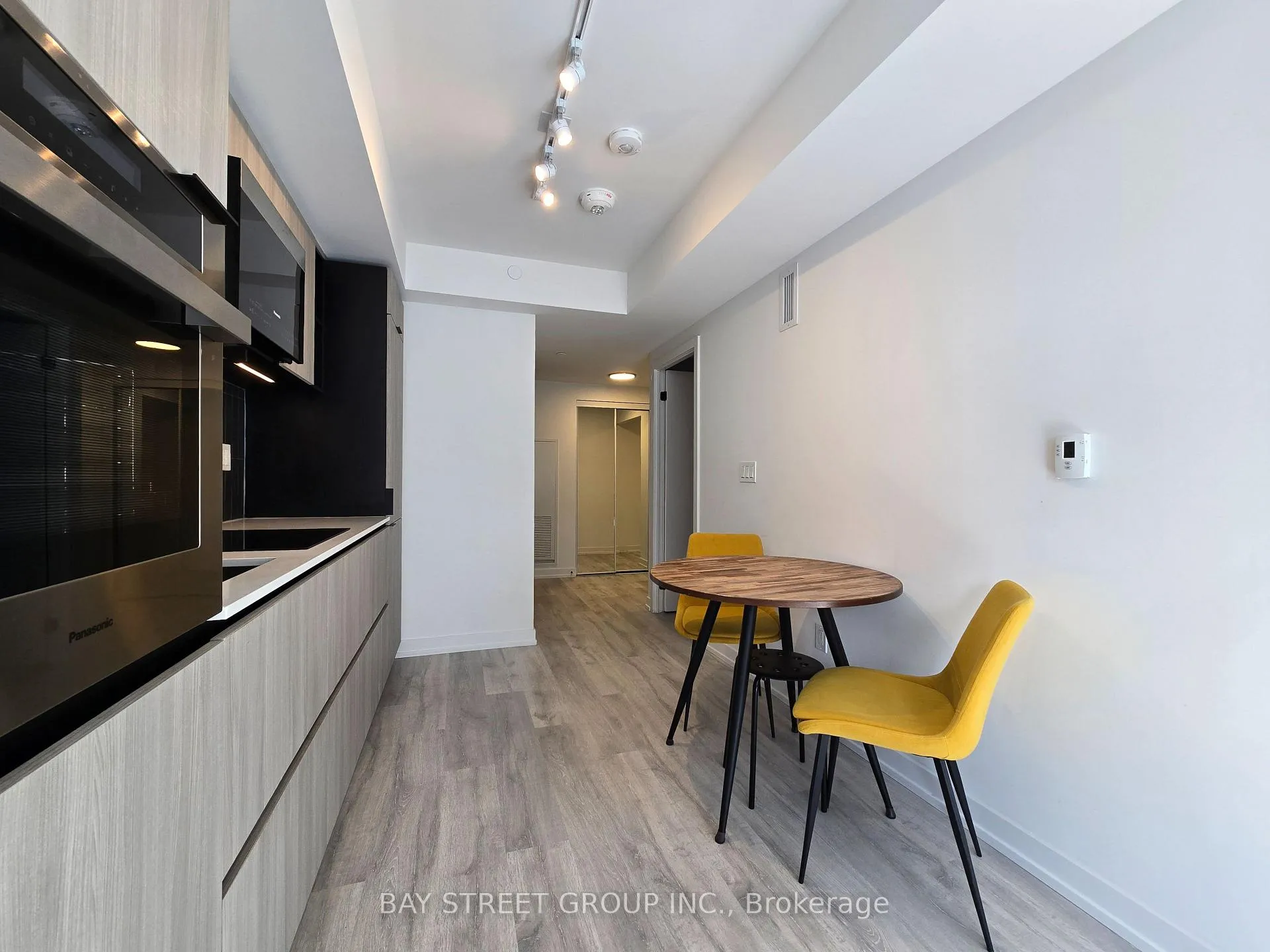 Photo 10 of Unit 1304, 2 Augusta Avenue, Toronto, Waterfront Communities — HOMEH