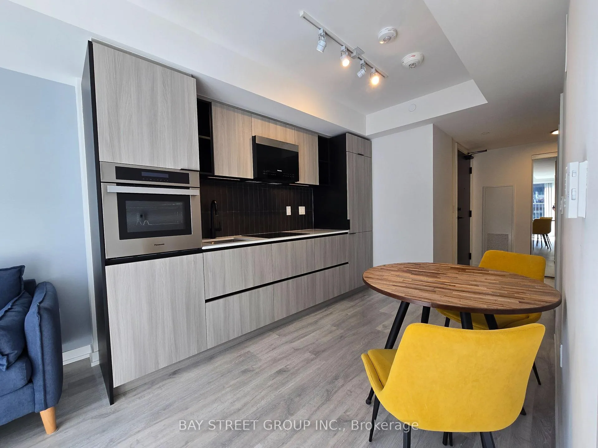 Photo 11 of Unit 1304, 2 Augusta Avenue, Toronto, Waterfront Communities — HOMEH
