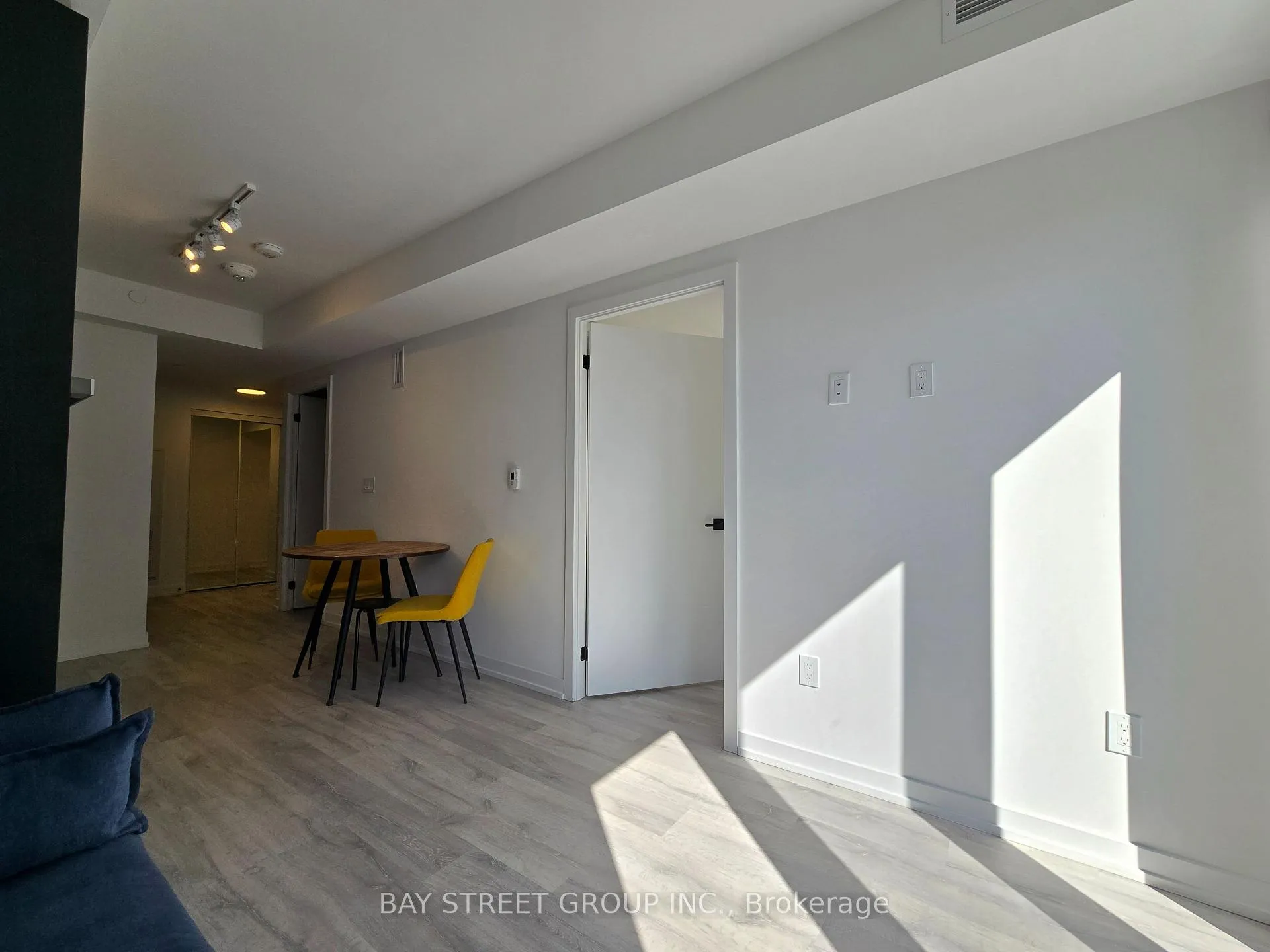 Photo 14 of Unit 1304, 2 Augusta Avenue, Toronto, Waterfront Communities — HOMEH