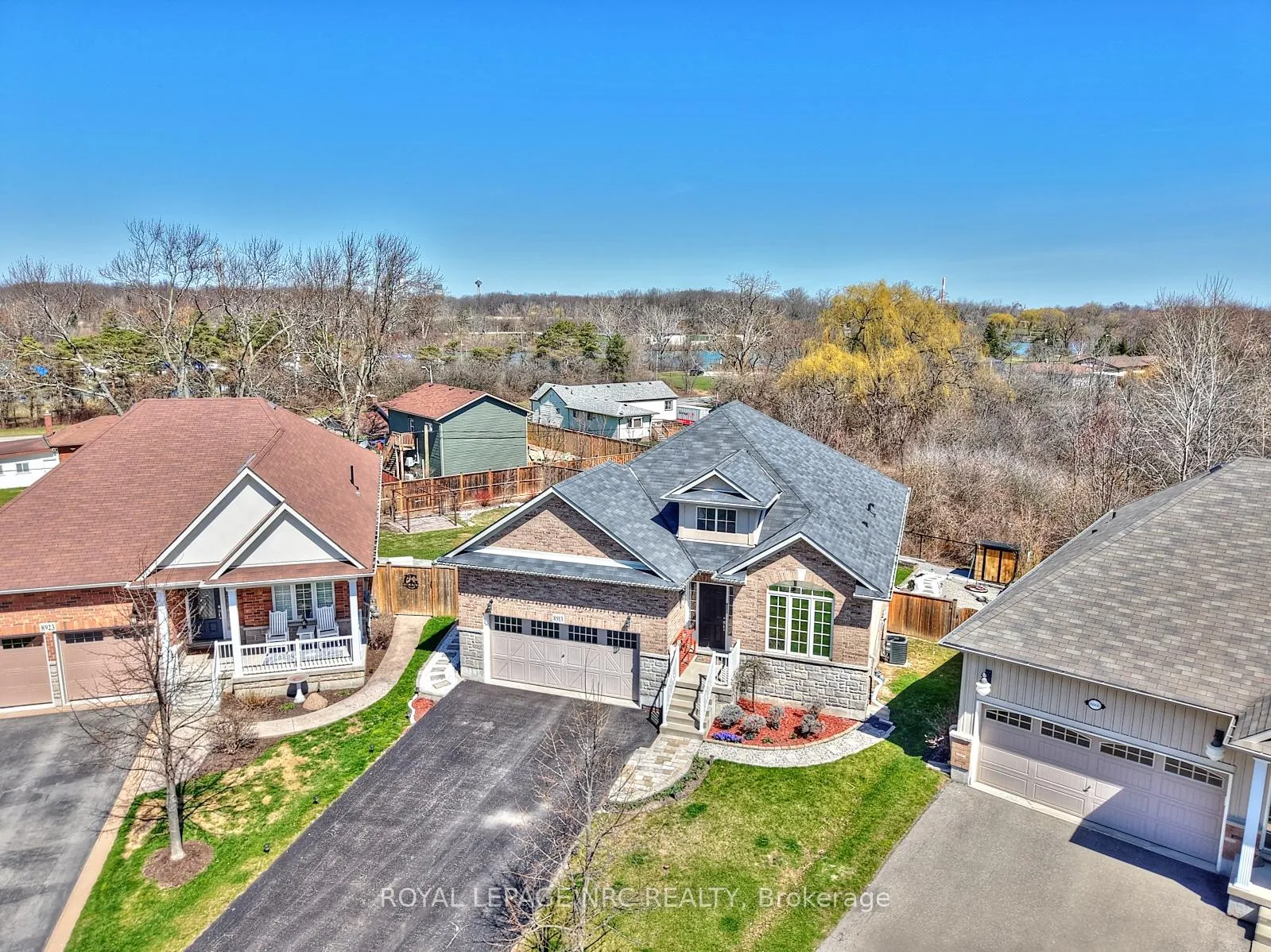 Photo 3 of 8913 Tallgrass Avenue, Niagara Falls, Lyons Creek — HOMEH
