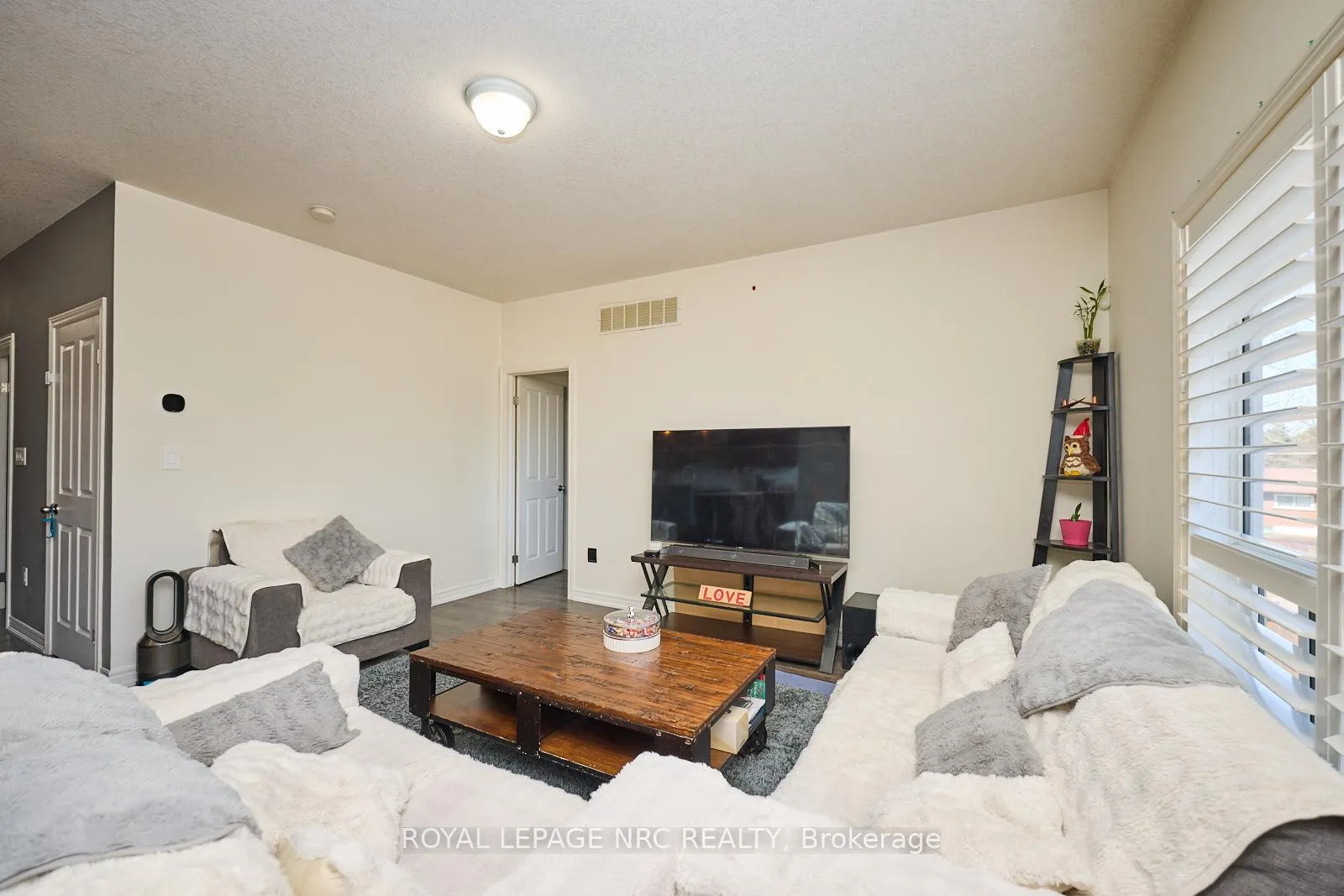 Photo 16 of 8913 Tallgrass Avenue, Niagara Falls, Lyons Creek — HOMEH