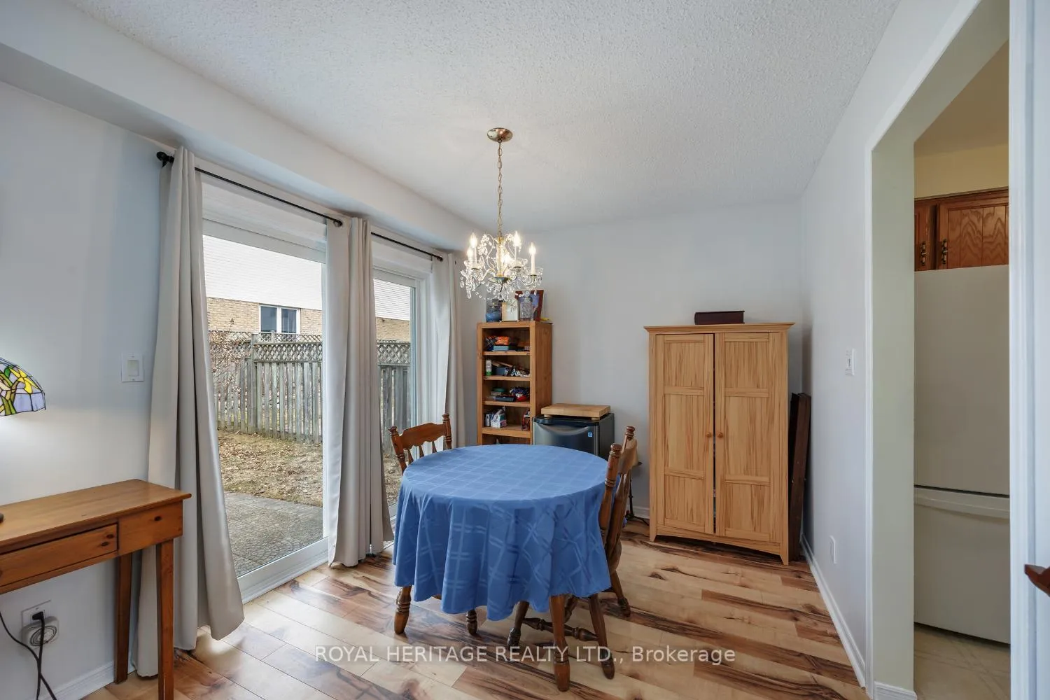 Photo 8 of 830 Castlegrove Avenue, Oshawa, McLaughlin — HOMEH