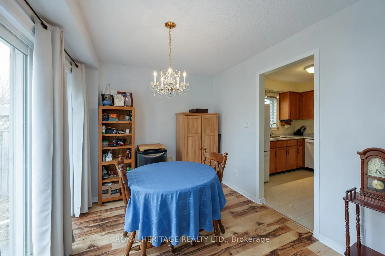 Photo 9 of 830 Castlegrove Avenue, Oshawa, McLaughlin — HOMEH