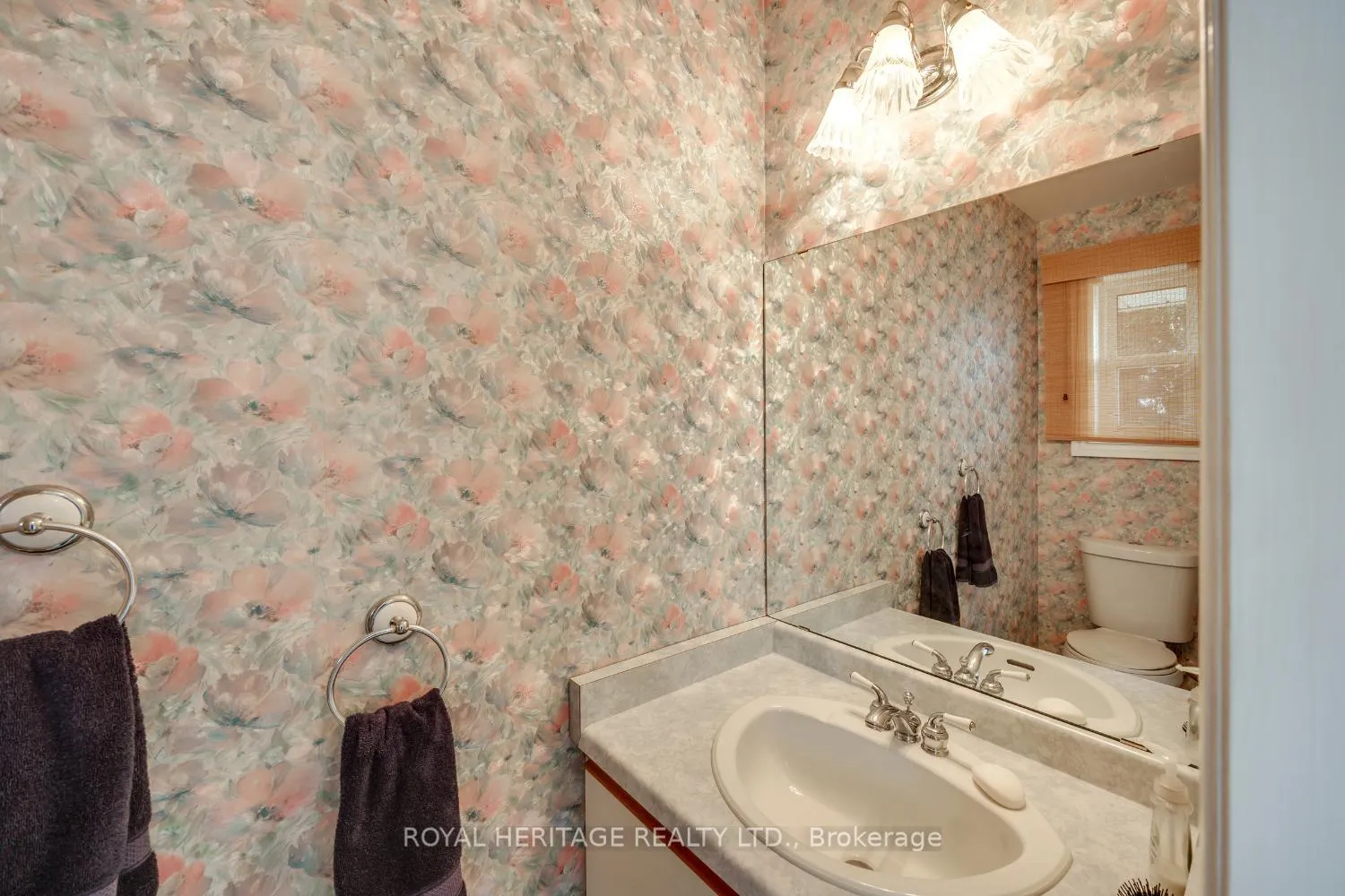 Photo 17 of 830 Castlegrove Avenue, Oshawa, McLaughlin — HOMEH