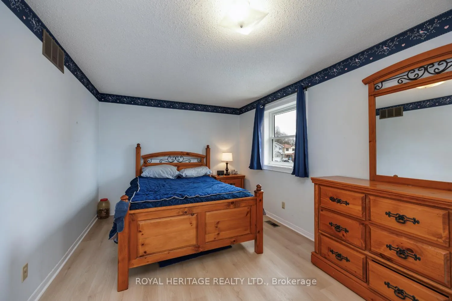 Photo 18 of 830 Castlegrove Avenue, Oshawa, McLaughlin — HOMEH