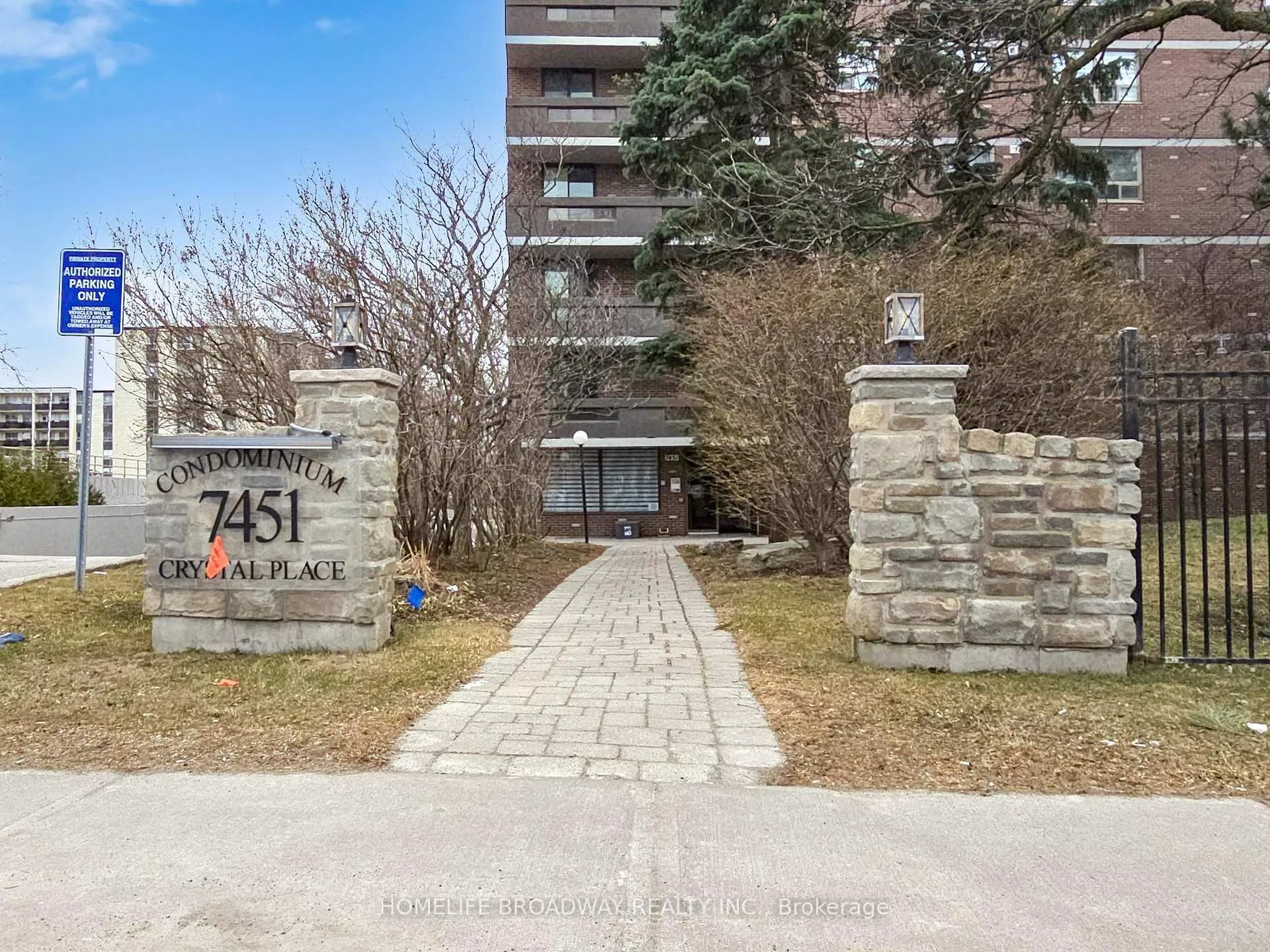 Photo 2 of Unit 504, 7451 Yonge Street, Markham, Thornhill — HOMEH