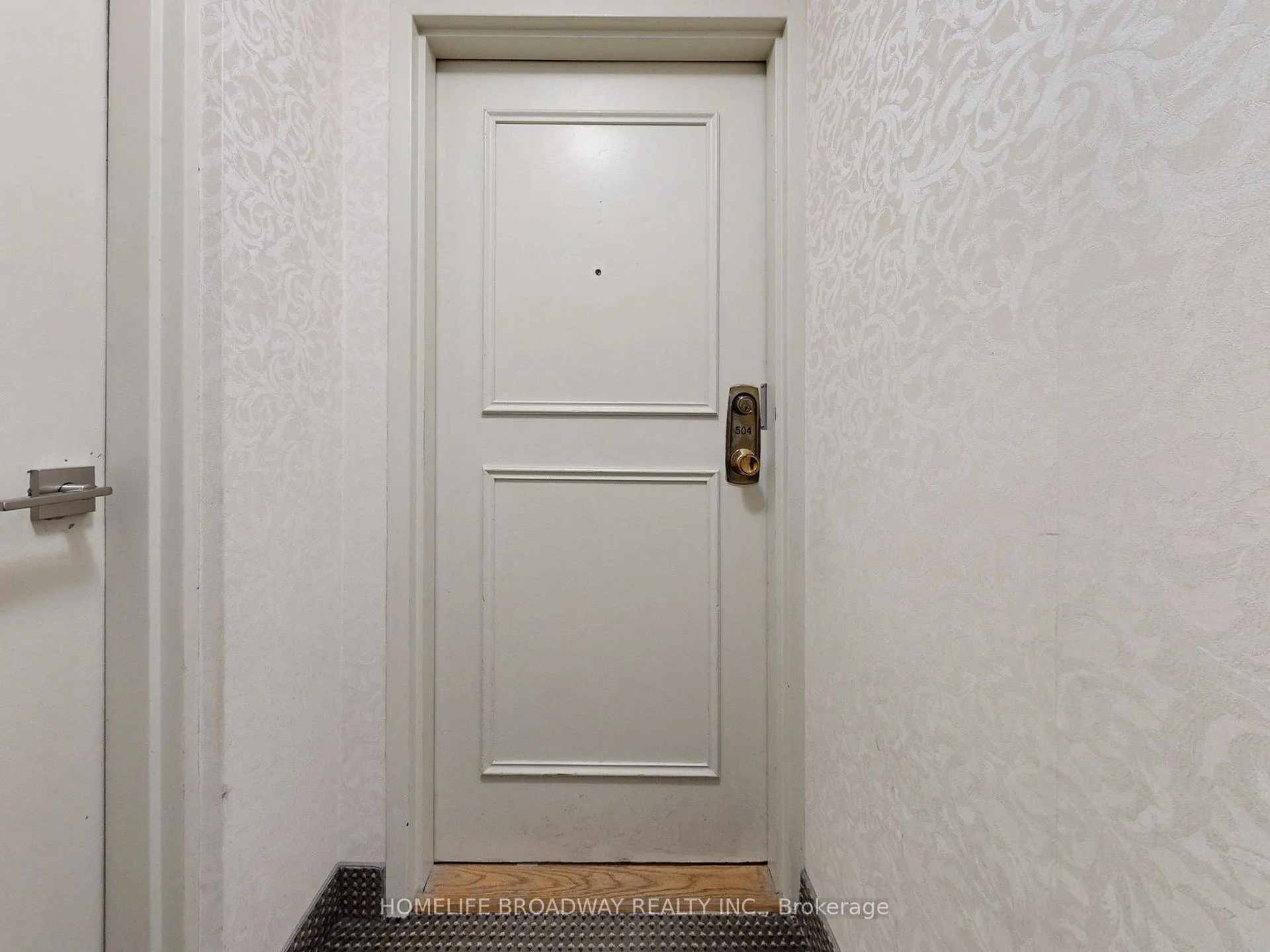 Photo 5 of Unit 504, 7451 Yonge Street, Markham, Thornhill — HOMEH