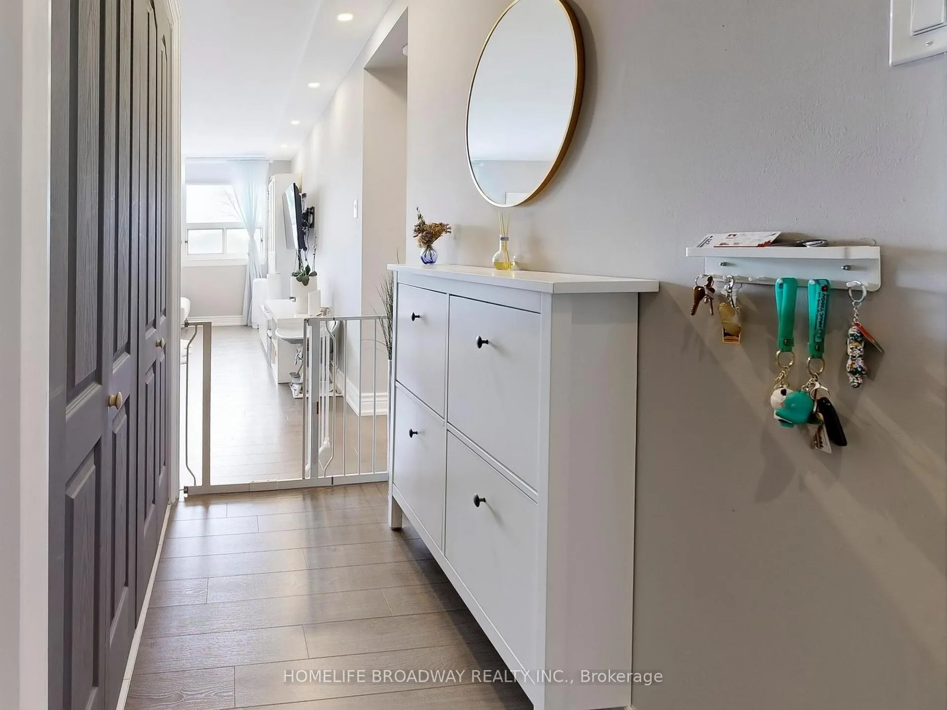 Photo 6 of Unit 504, 7451 Yonge Street, Markham, Thornhill — HOMEH