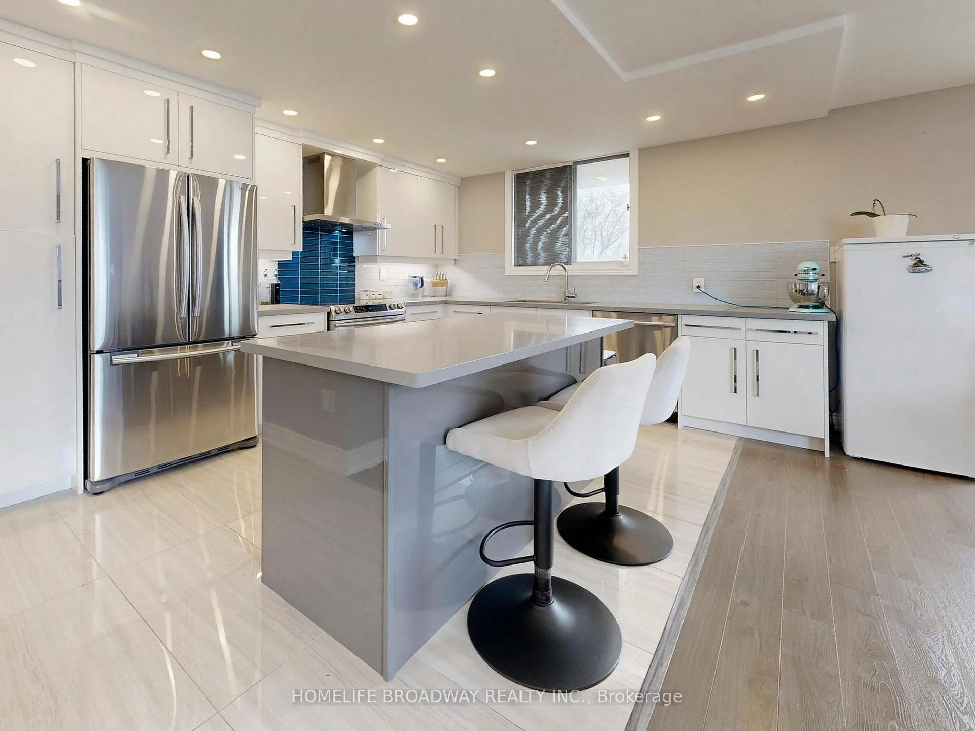 Photo 11 of Unit 504, 7451 Yonge Street, Markham, Thornhill — HOMEH