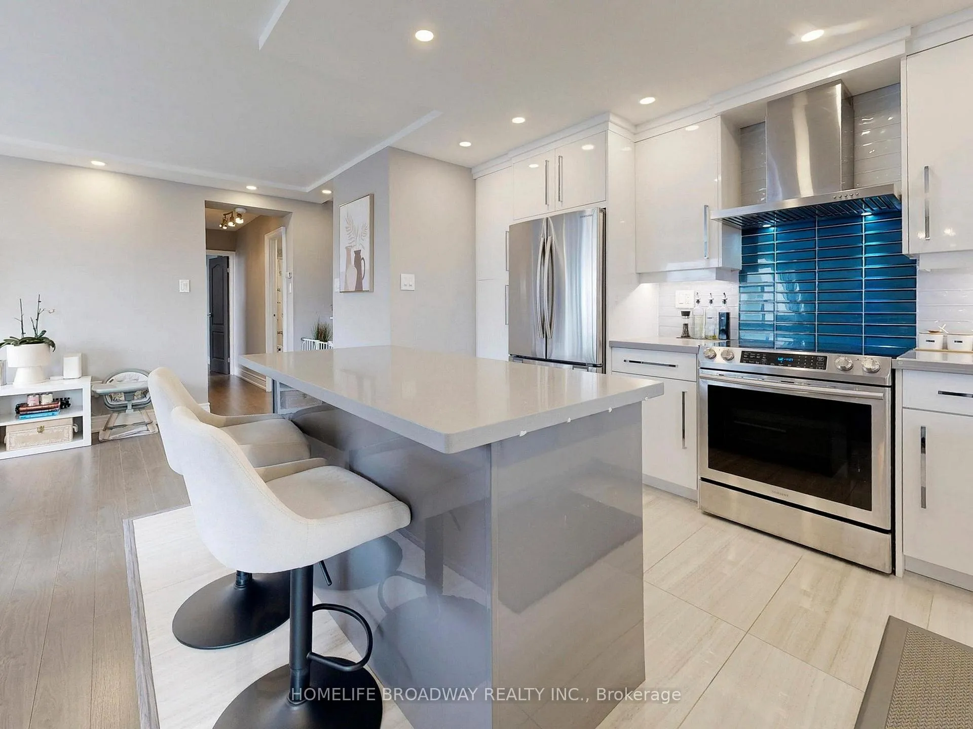 Photo 12 of Unit 504, 7451 Yonge Street, Markham, Thornhill — HOMEH