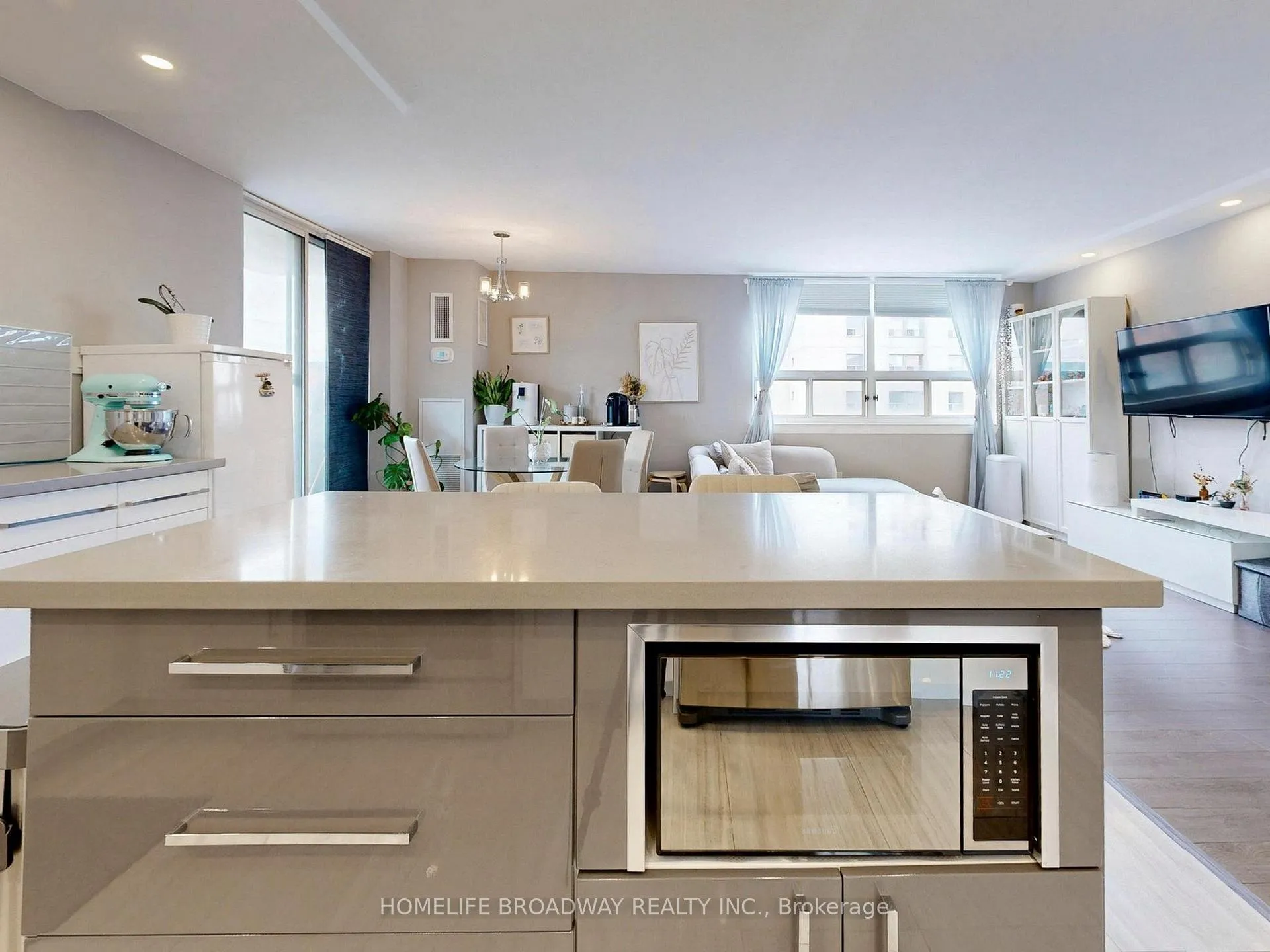 Photo 15 of Unit 504, 7451 Yonge Street, Markham, Thornhill — HOMEH