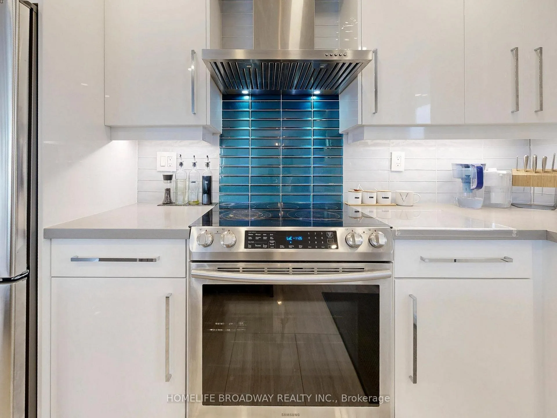 Photo 16 of Unit 504, 7451 Yonge Street, Markham, Thornhill — HOMEH