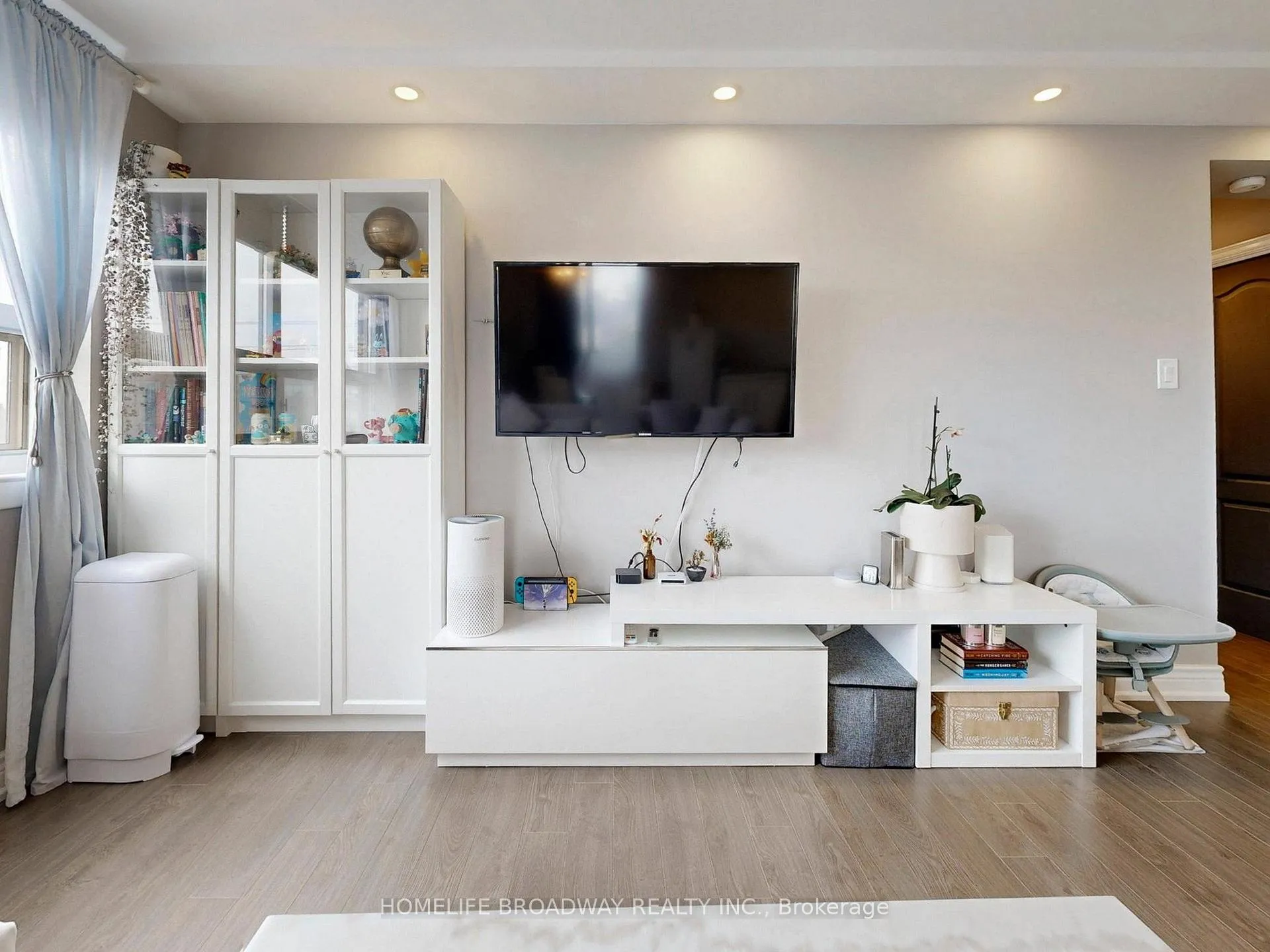 Photo 18 of Unit 504, 7451 Yonge Street, Markham, Thornhill — HOMEH