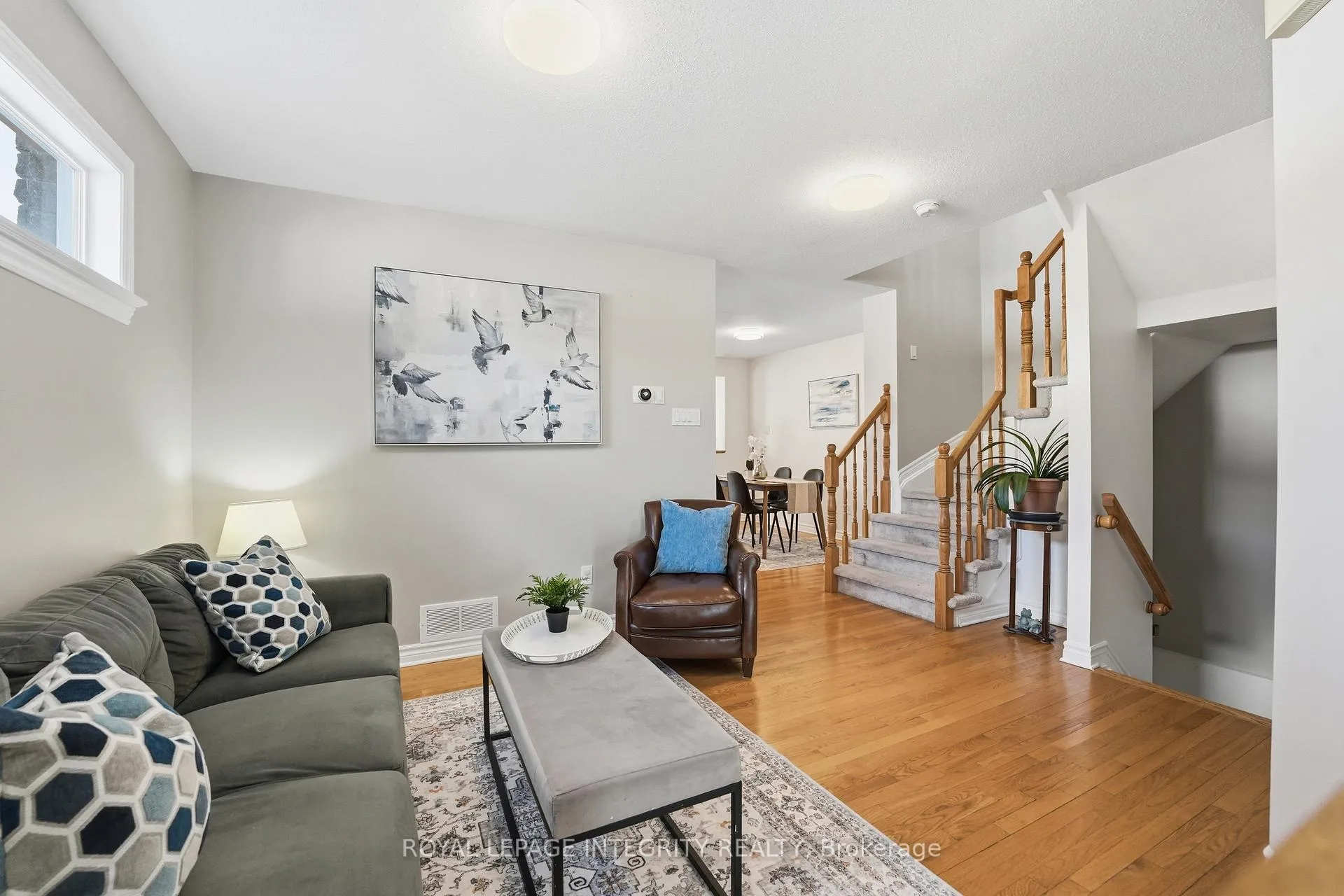 Photo 5 of 260 Deerfox Drive, Ottawa, Barrhaven - Longfields — HOMEH