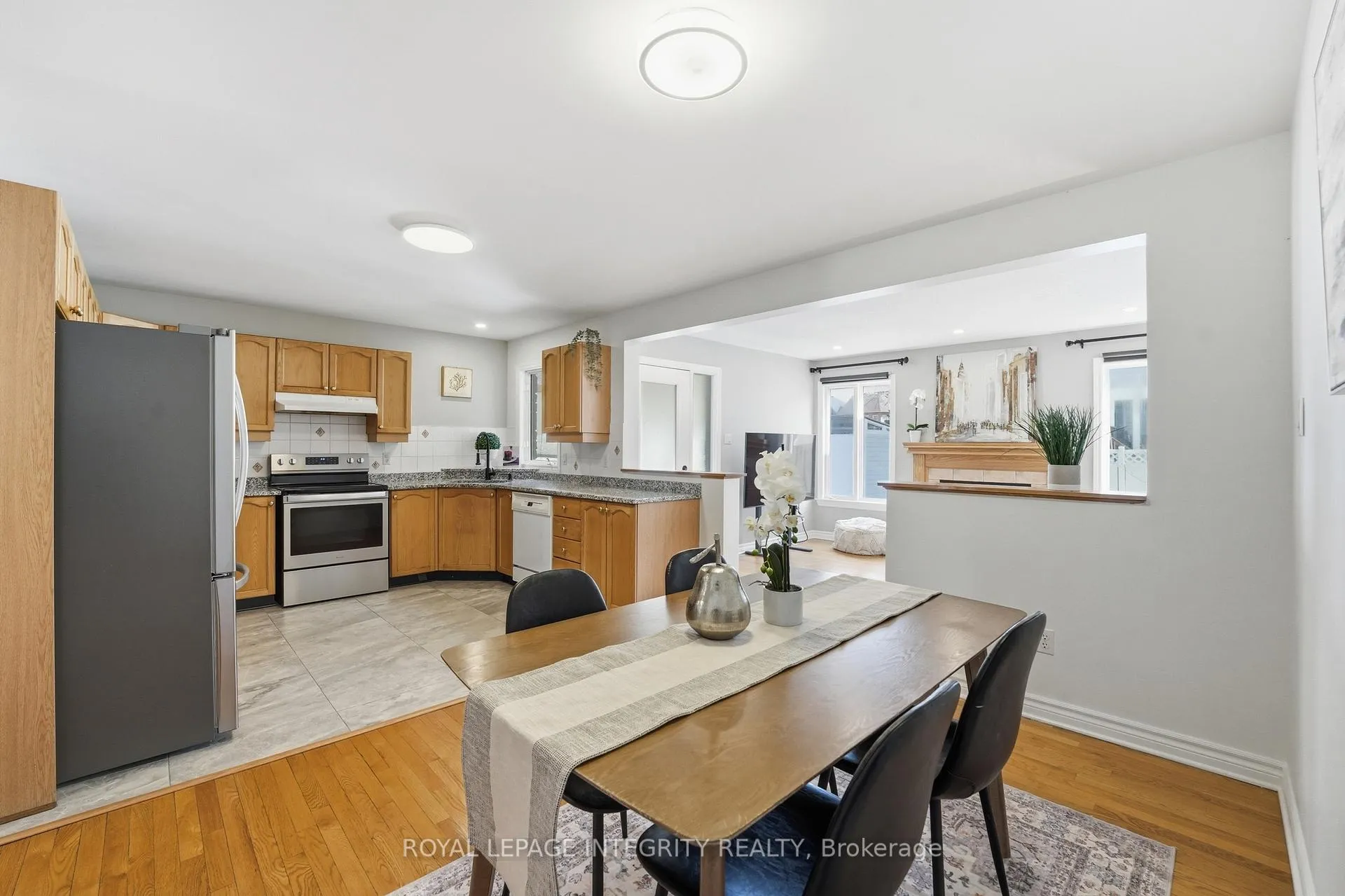 Photo 12 of 260 Deerfox Drive, Ottawa, Barrhaven - Longfields — HOMEH