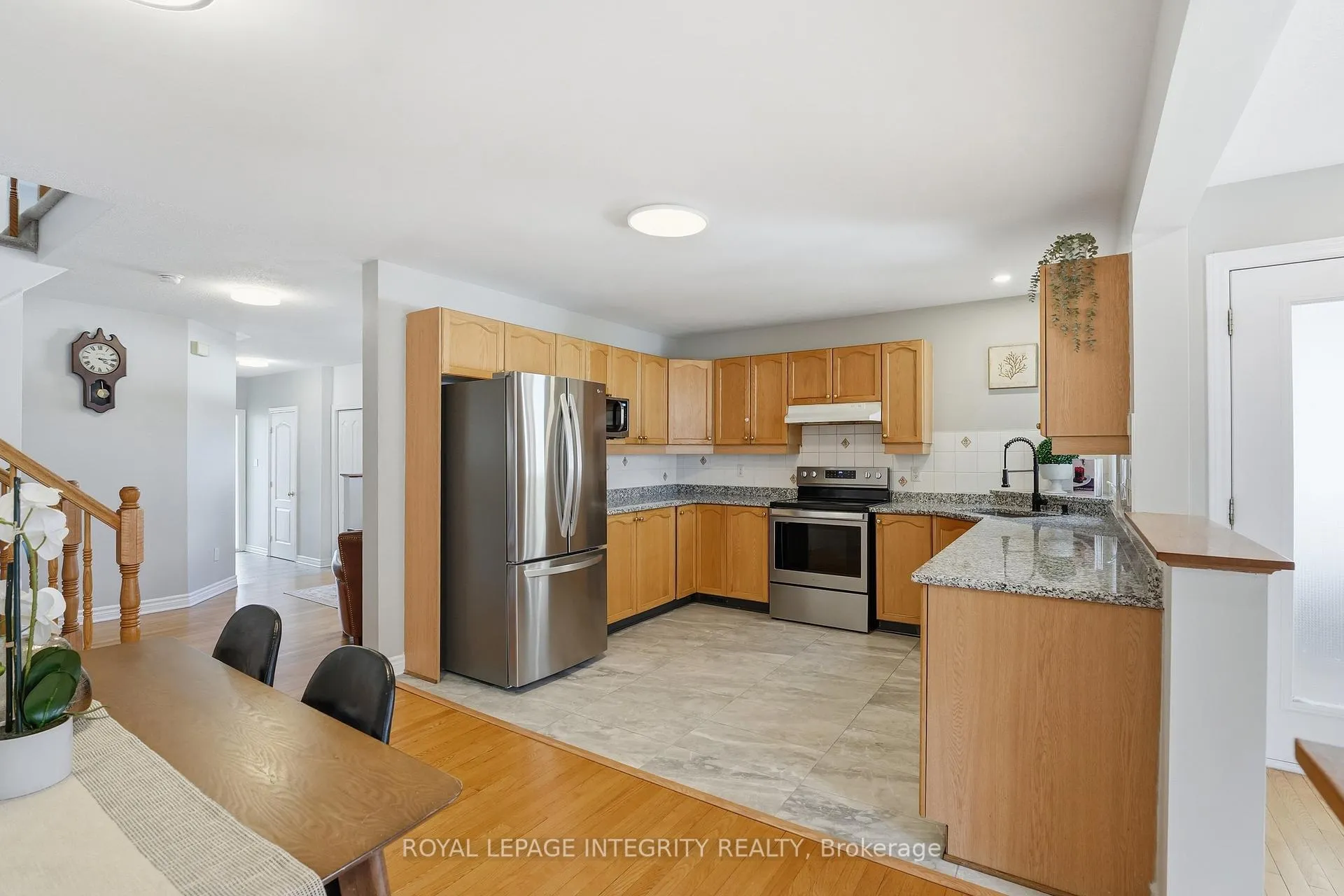 Photo 13 of 260 Deerfox Drive, Ottawa, Barrhaven - Longfields — HOMEH