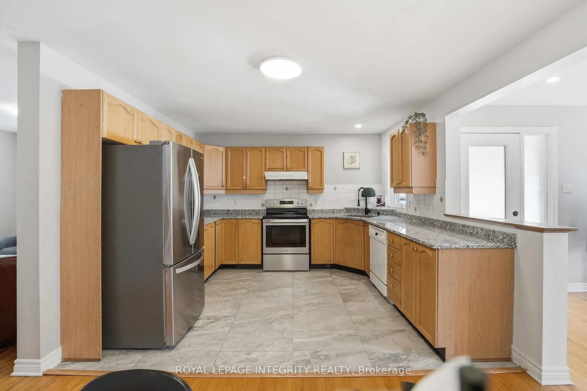 Photo 14 of 260 Deerfox Drive, Ottawa, Barrhaven - Longfields — HOMEH