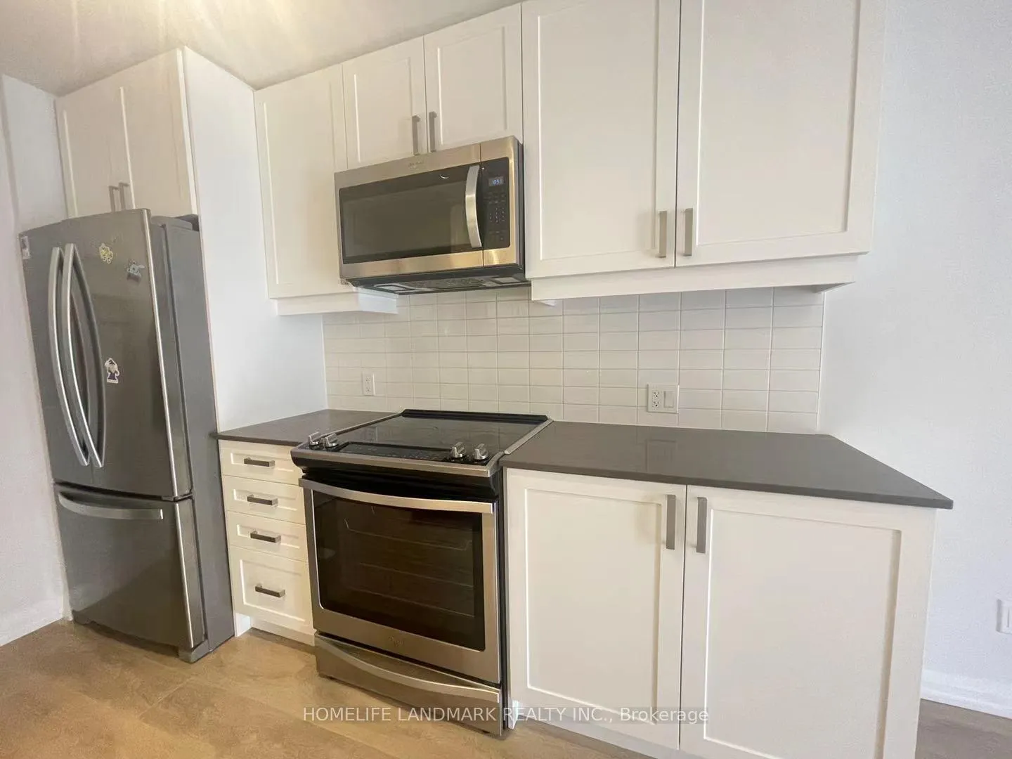 Photo 5 of Unit Th 60, 1060 Portage Parkway, Vaughan, Concord — HOMEH