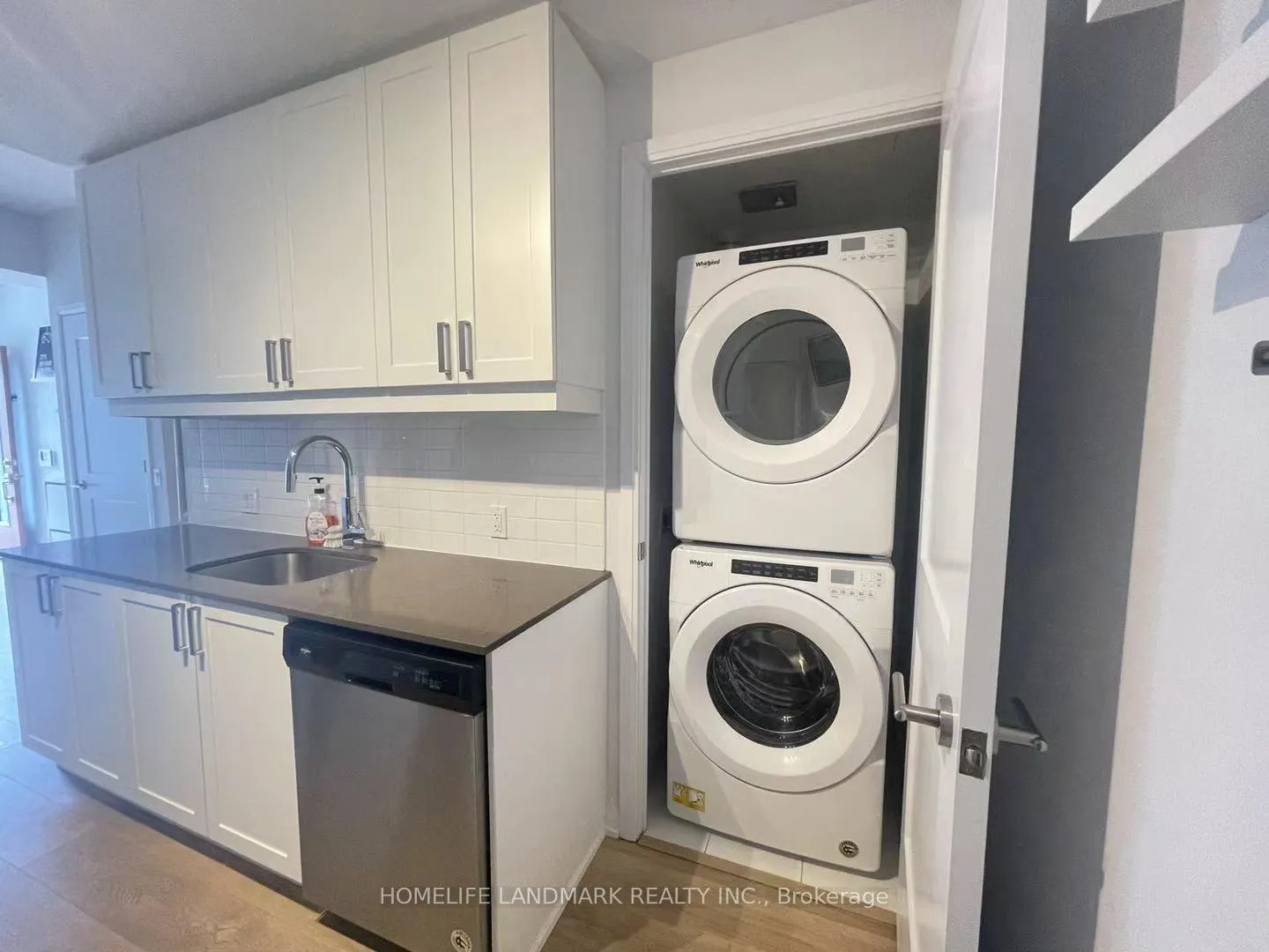 Photo 6 of Unit Th 60, 1060 Portage Parkway, Vaughan, Concord — HOMEH